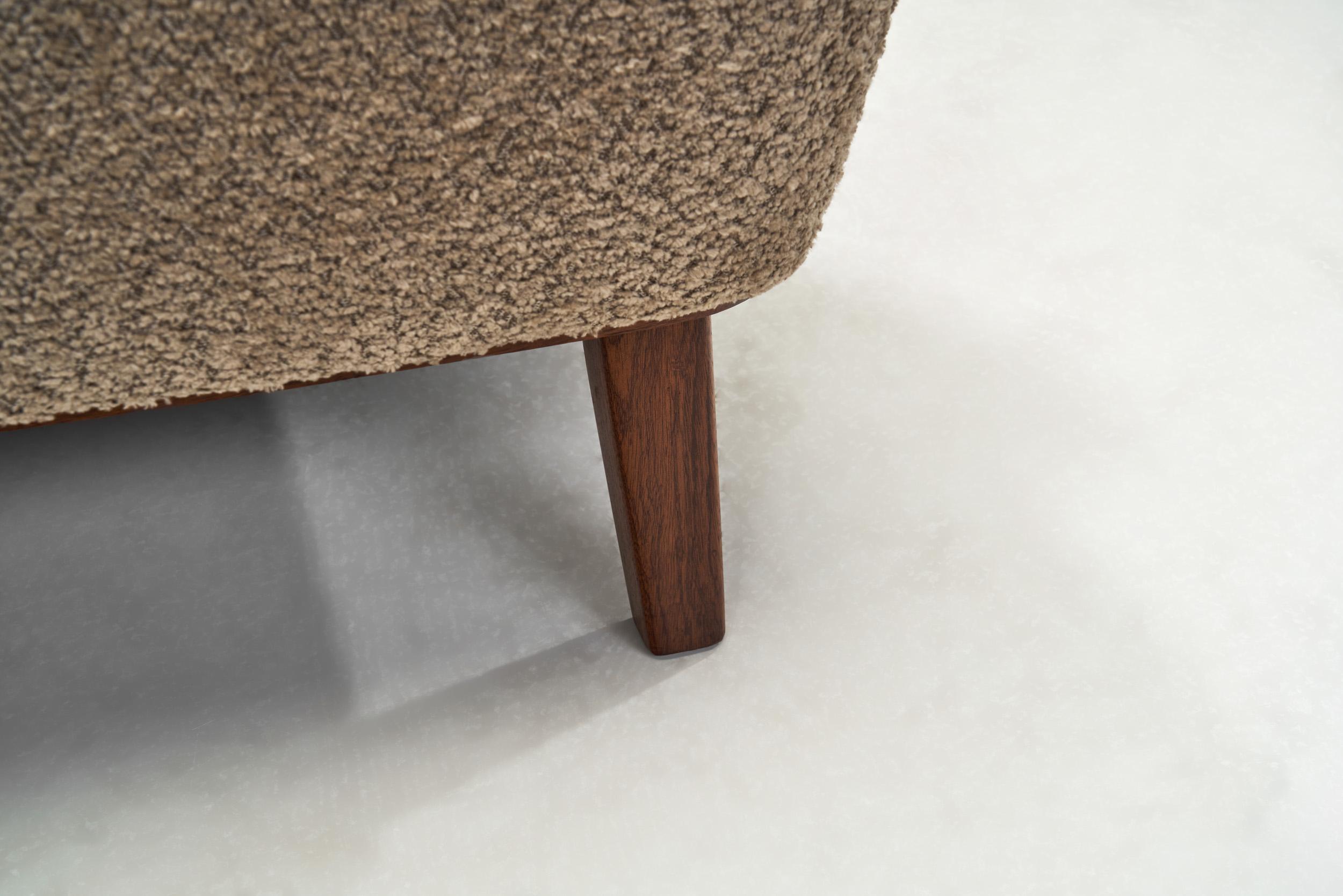 Paire de fauteuils The Modernity avec accoudoirs en bois, Europe 1950s en vente 8