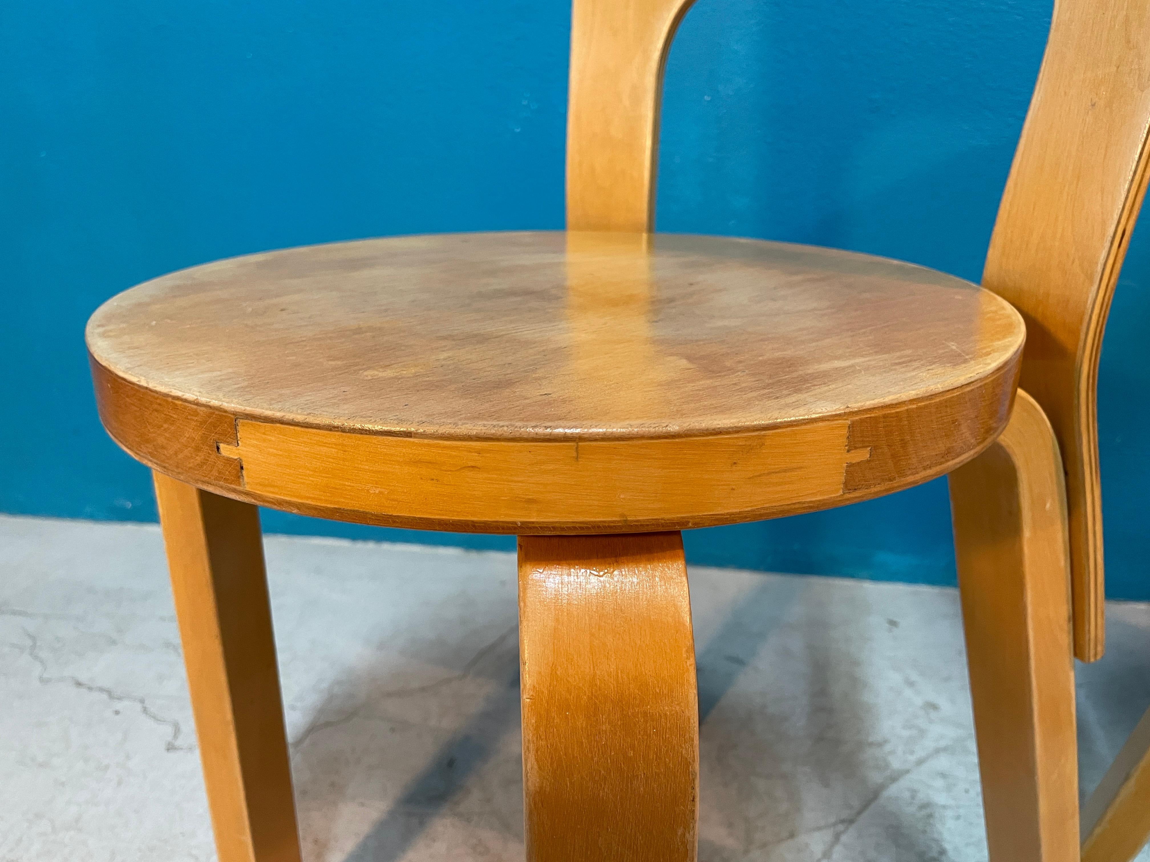 Pair of Mid-Century Modern Artek 65-Chairs by Alvar Aalto Finland 5