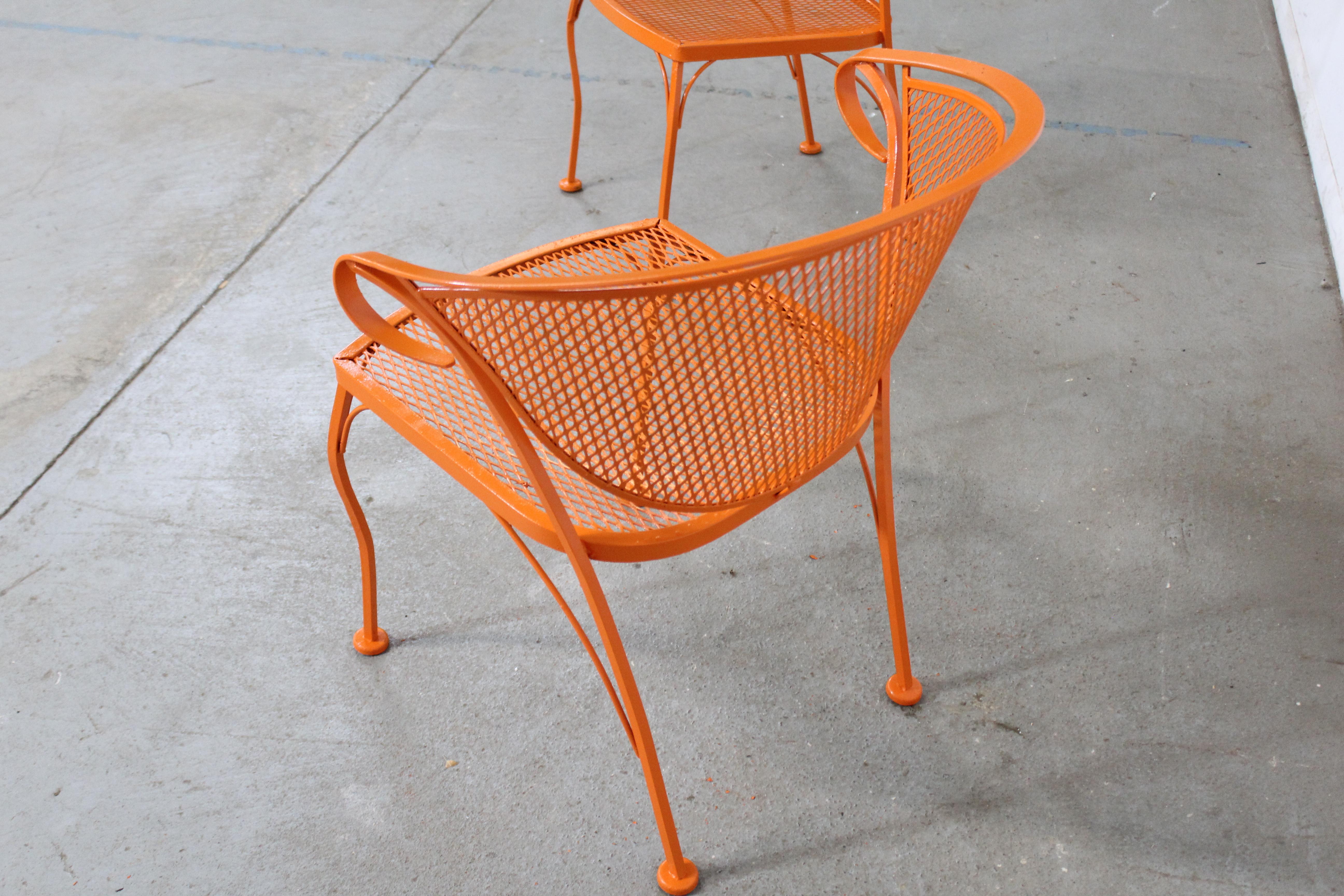 Pair of Mid-Century Modern Atomic Orange Outdoor Metal Curved Back Chairs Set B In Good Condition For Sale In Wilmington, DE