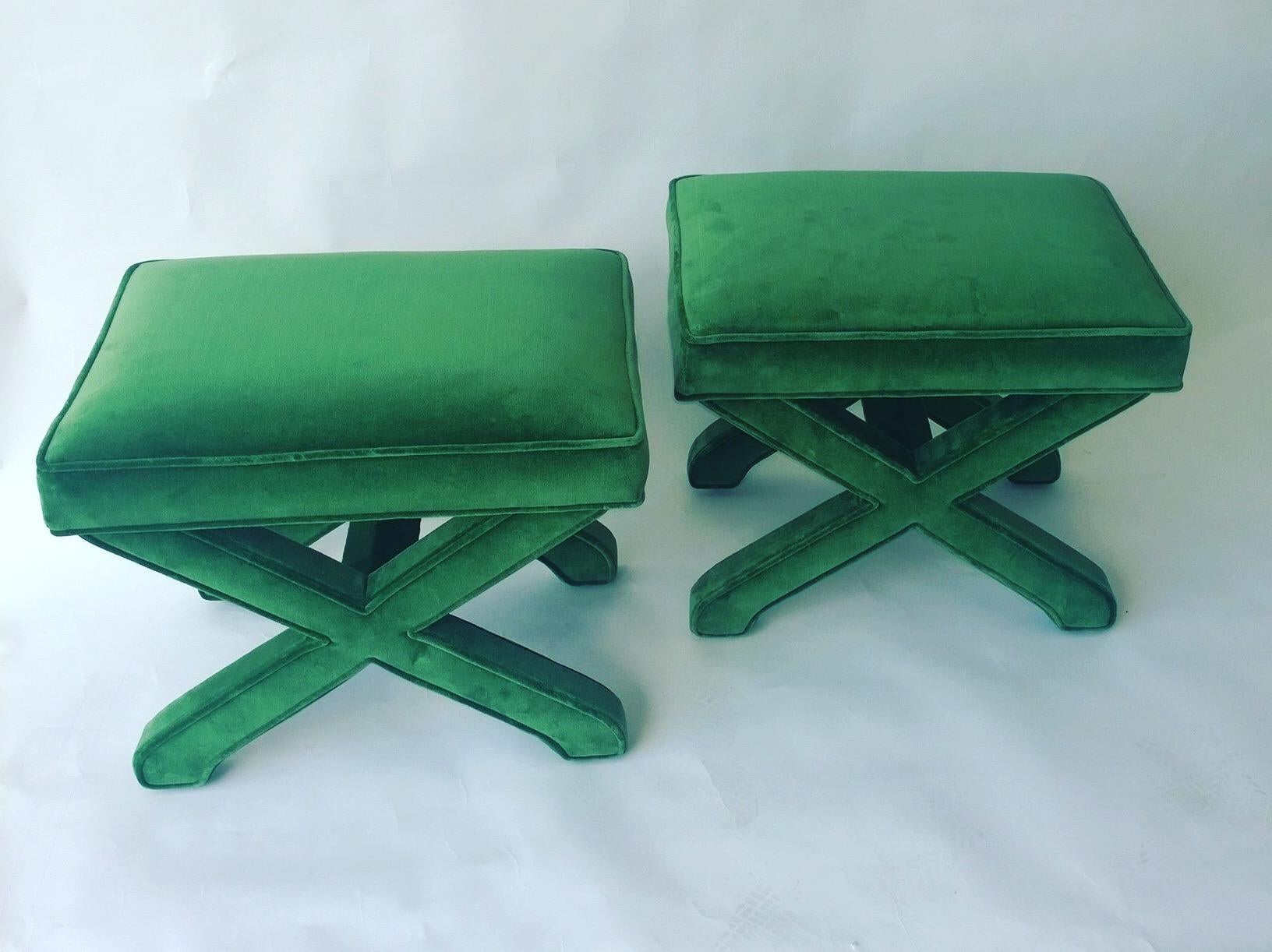 Pair of Mid-Century Modern Baldwin/ Baughman Style X Benches in Green Velvet In Good Condition In Houston, TX