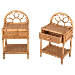 Paire de tables de chevet italiennes modernes du milieu du siècle dernier en bambou et rotin, 1970