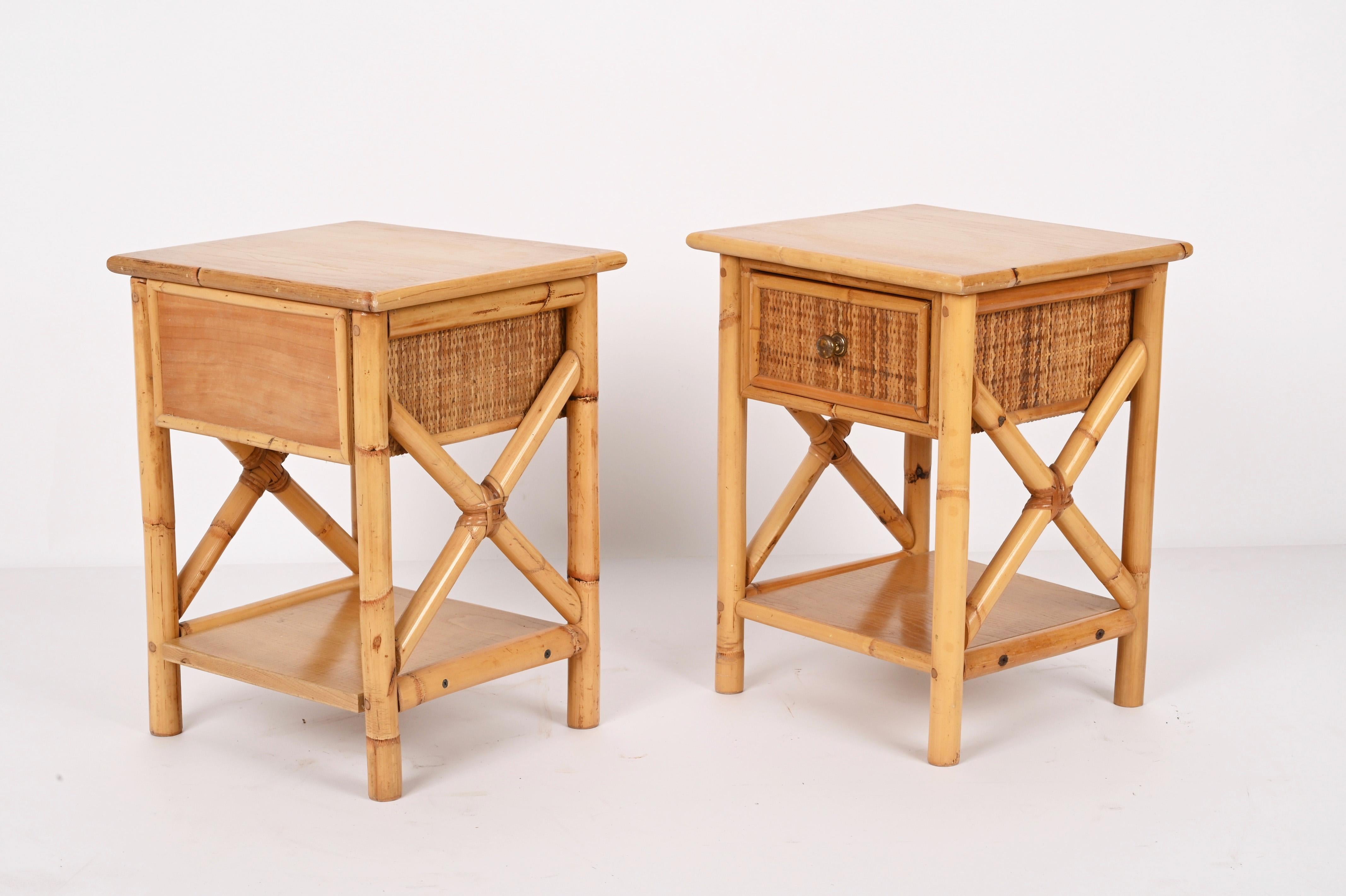 Pair of Mid-Century Modern Bamboo Rattan and Wood Italian Bedside Tables, 1980s In Good Condition In Roma, IT