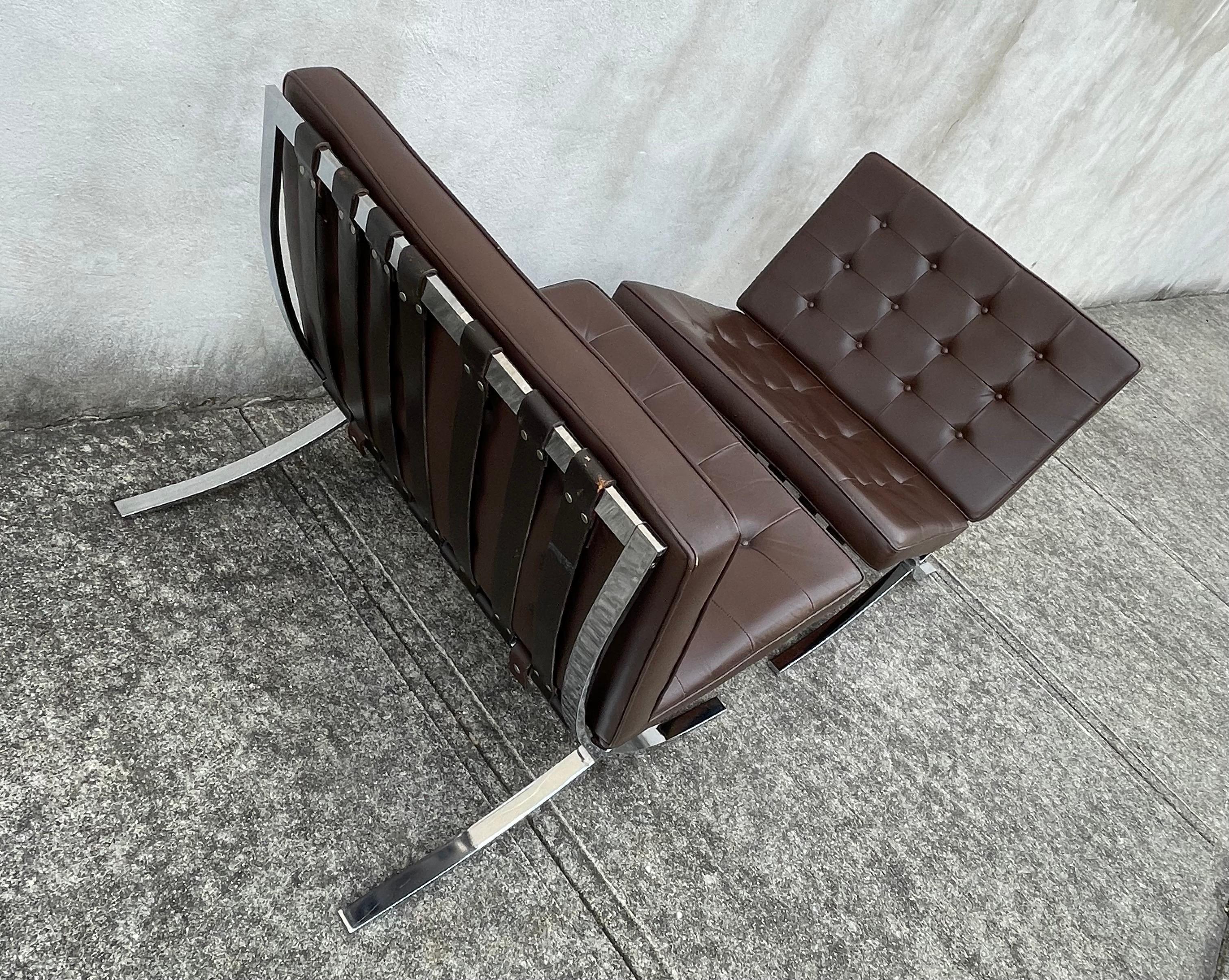 Pair of Mid-Century Modern Barcelona Chairs in Brown Leather, 1970's Generation In Good Condition In Bedford Hills, NY