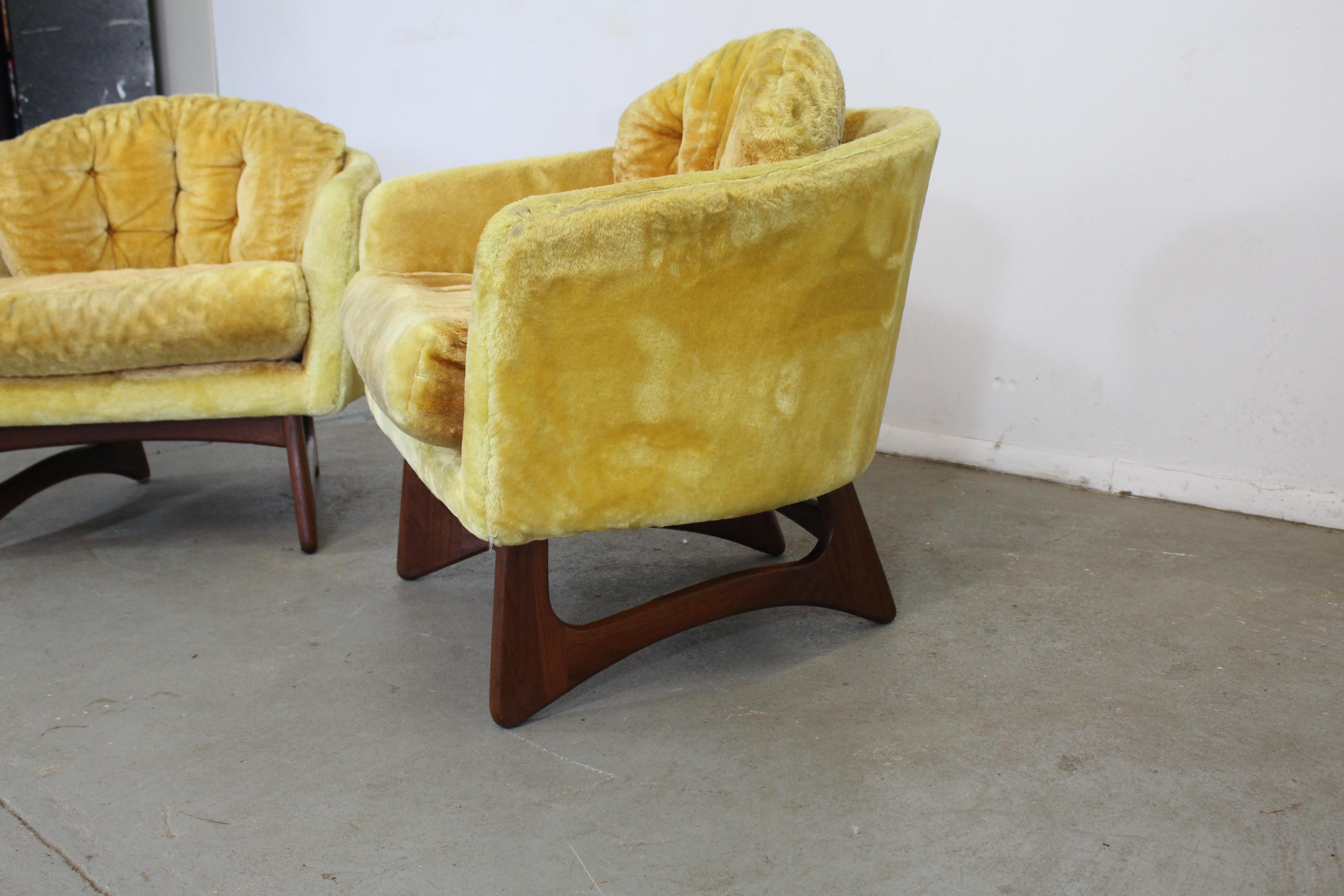 Pair of Mid-Century Modern Barrel Back Club Chairs by Adrian Pearsall  For Sale 6