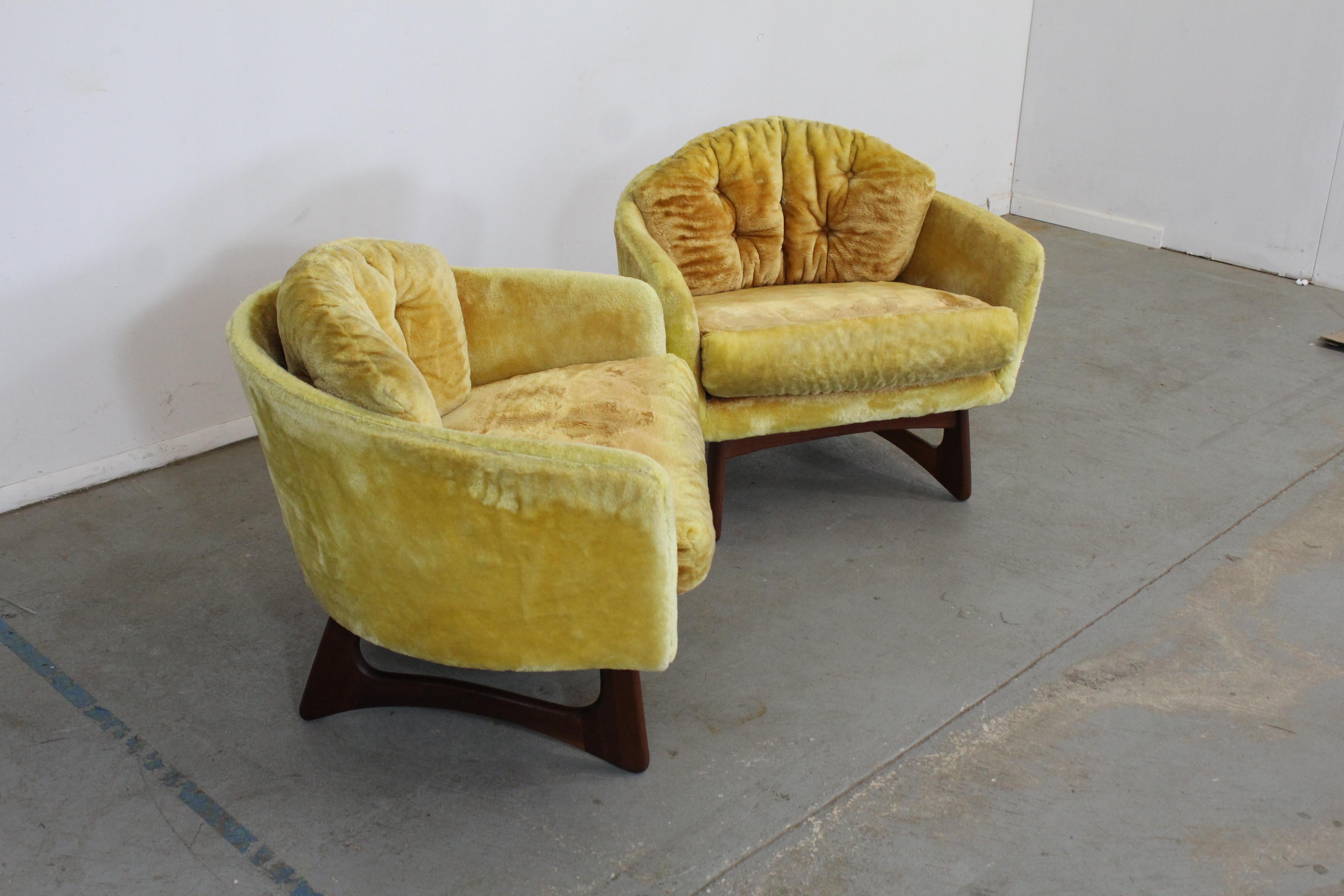 Pair of Mid-Century Modern Barrel Back Club Chairs by Adrian Pearsall  In Fair Condition For Sale In Wilmington, DE