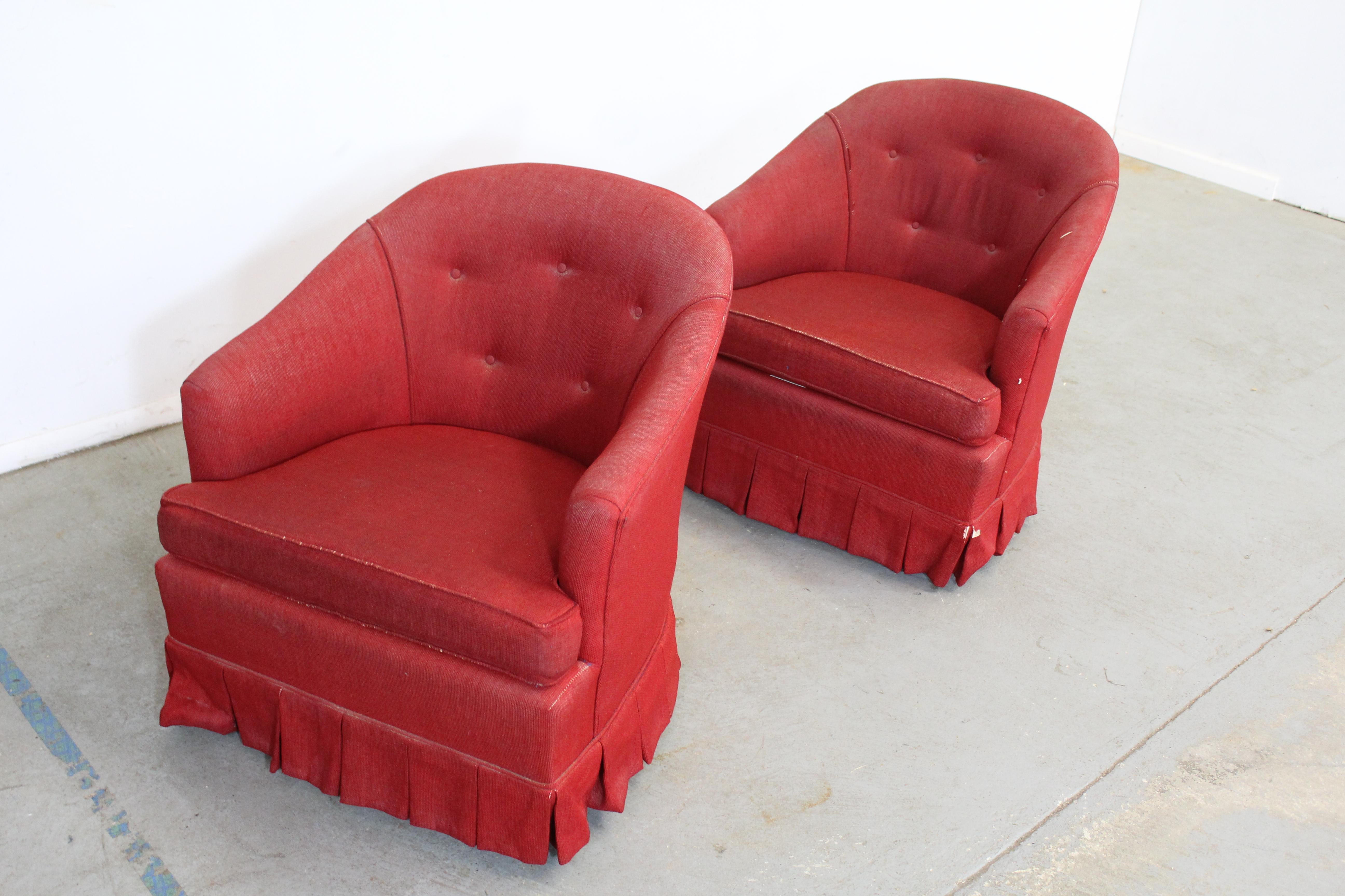 Pair of Mid-Century Modern Barrel back Ethan Allen Swivel club chairs

Offered is a Pair of Mid-Century Modern Barrel Back Ethan Allen Swivel club chairs. They are signed. These two chairs could stand to be reupholstered and need new cushion due