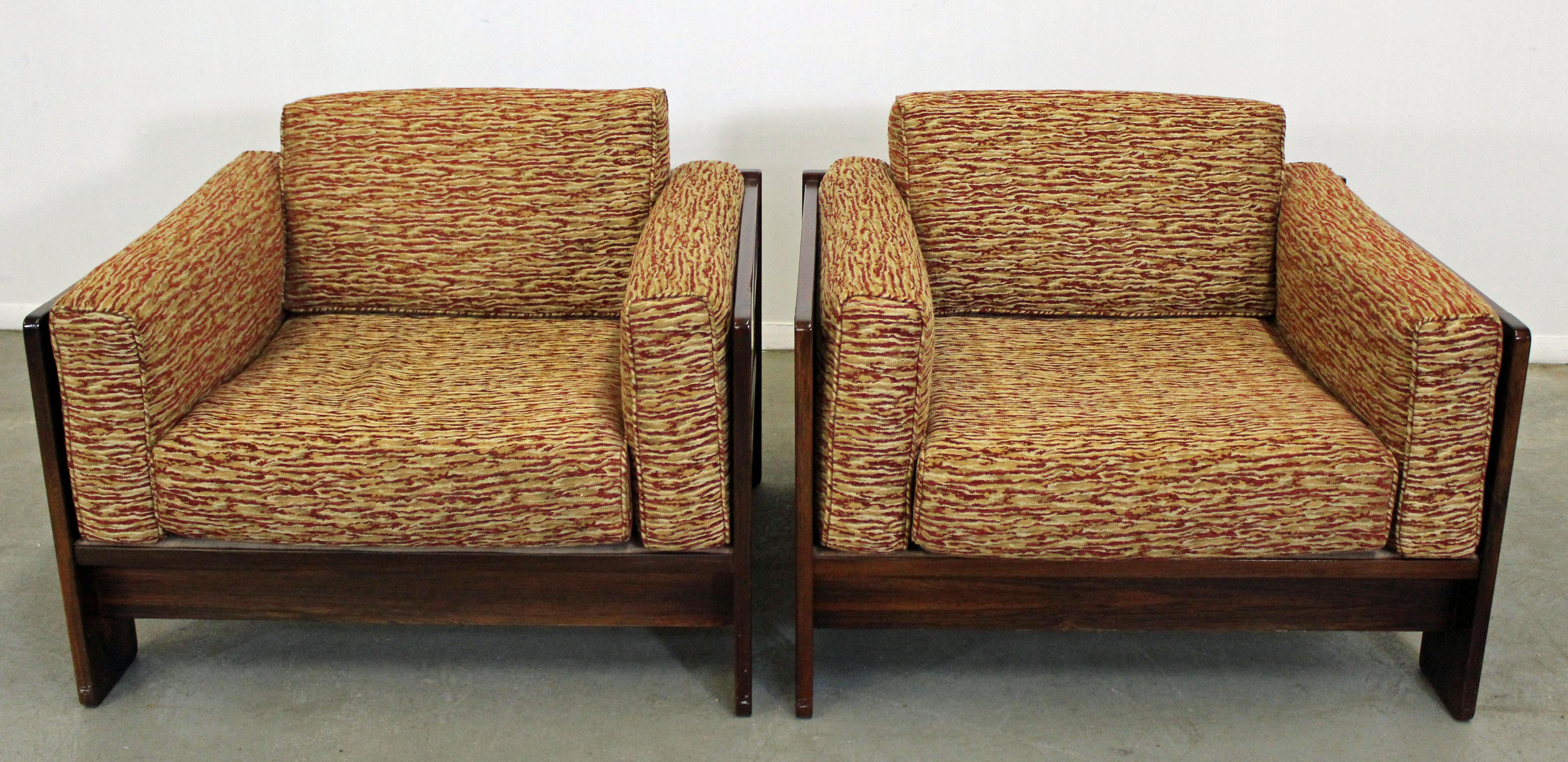 Offered is a Mid-Century Modern pair of 