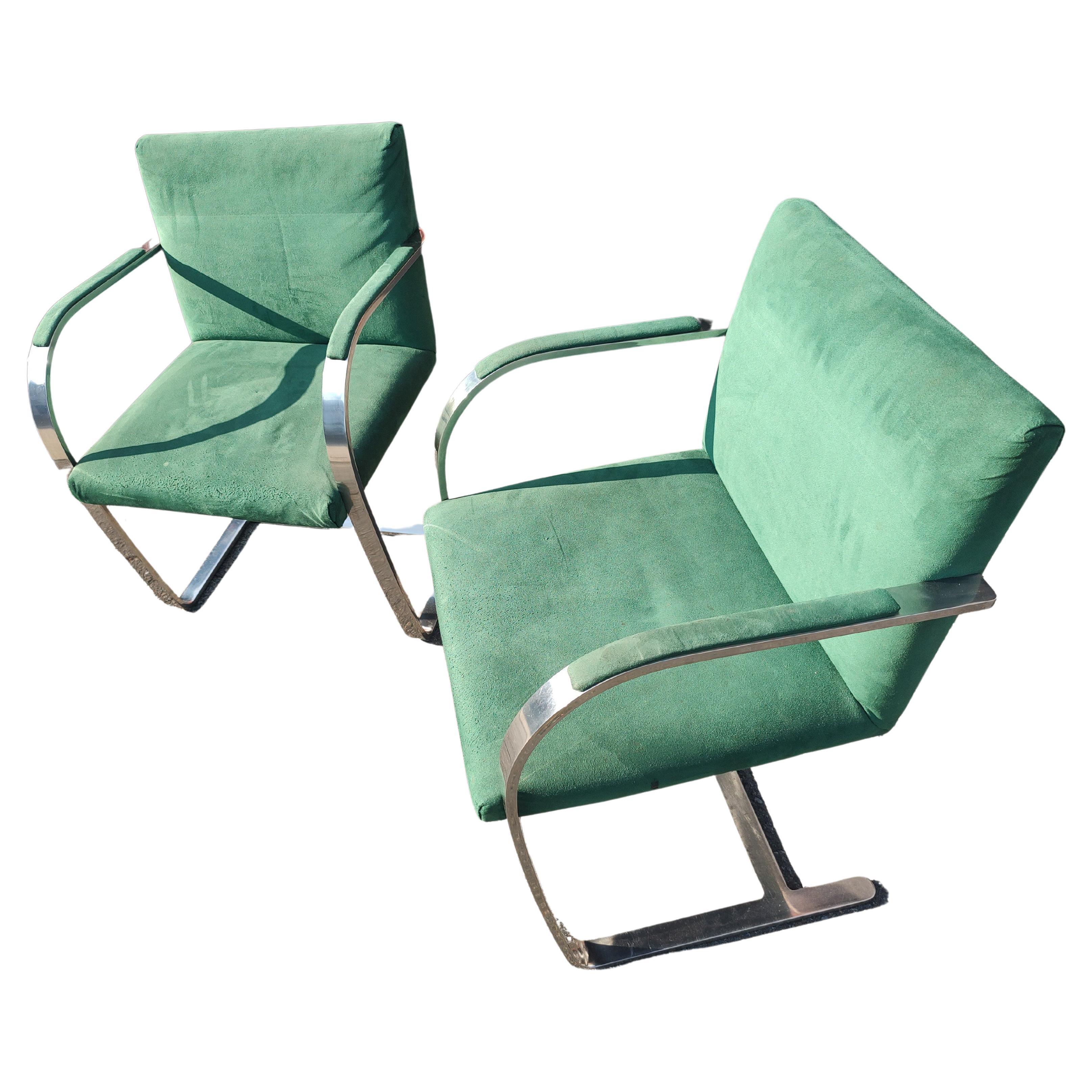 Pareja de sillas Brno de estilo Bauhaus moderno de mediados de siglo  Ludwig Mies van DerRohe