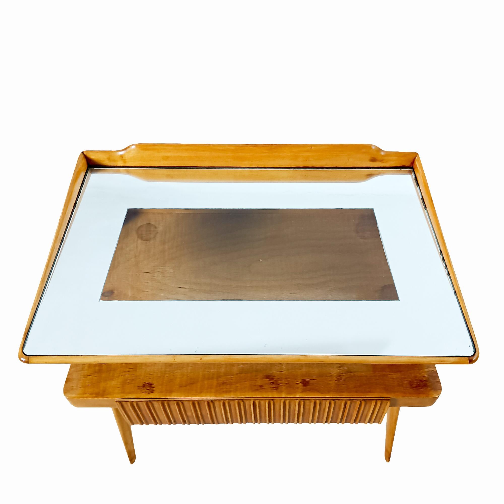 Moderne Nachttische aus massivem Ahornholz und Glas aus der Mitte des Jahrhunderts, Italien, Paar im Angebot 1