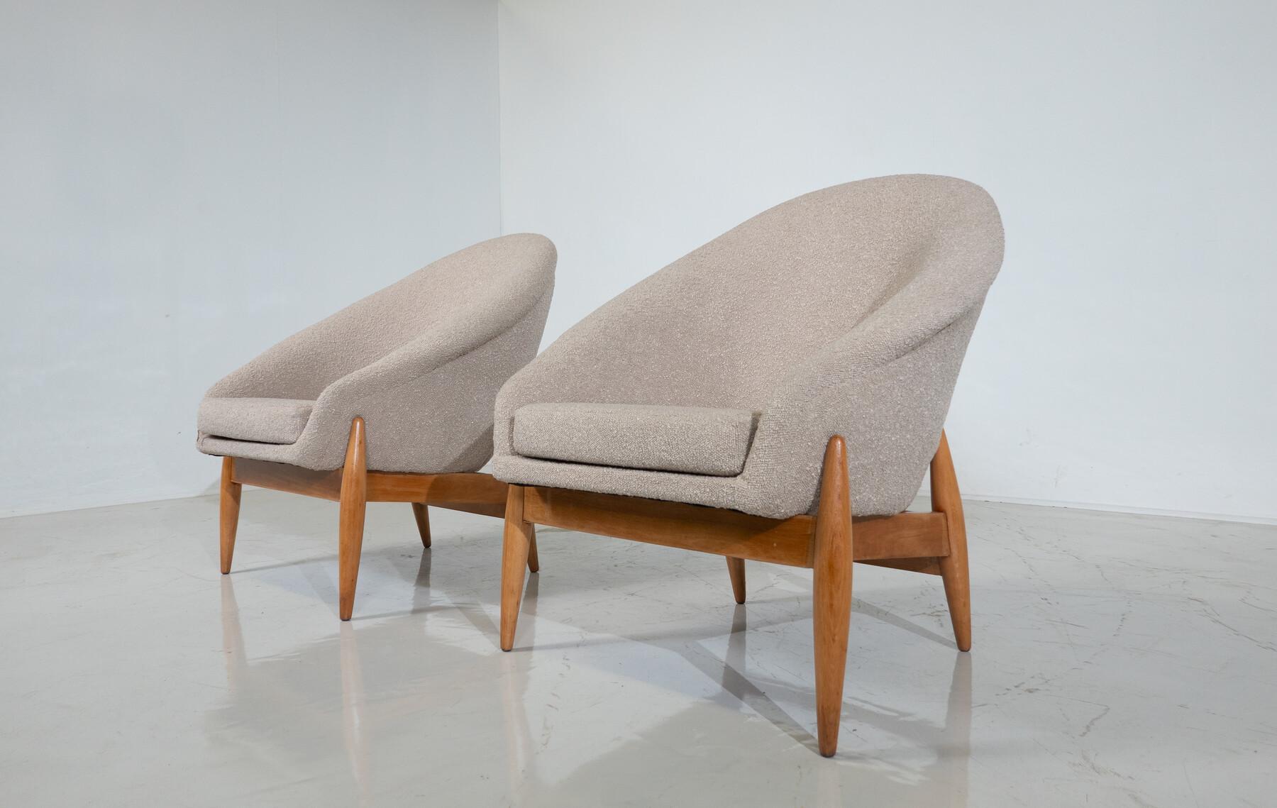 Pair of Mid-Century Modern Beige Fabric Armchairs by Julia Gaubek - Hungary 1950 For Sale 2