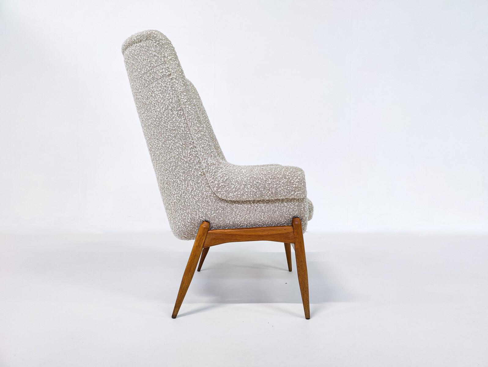 Pair of Mid-Century Modern Beige Fabric Armchairs by Julia Gaubek, Hungary, 1950 For Sale 4