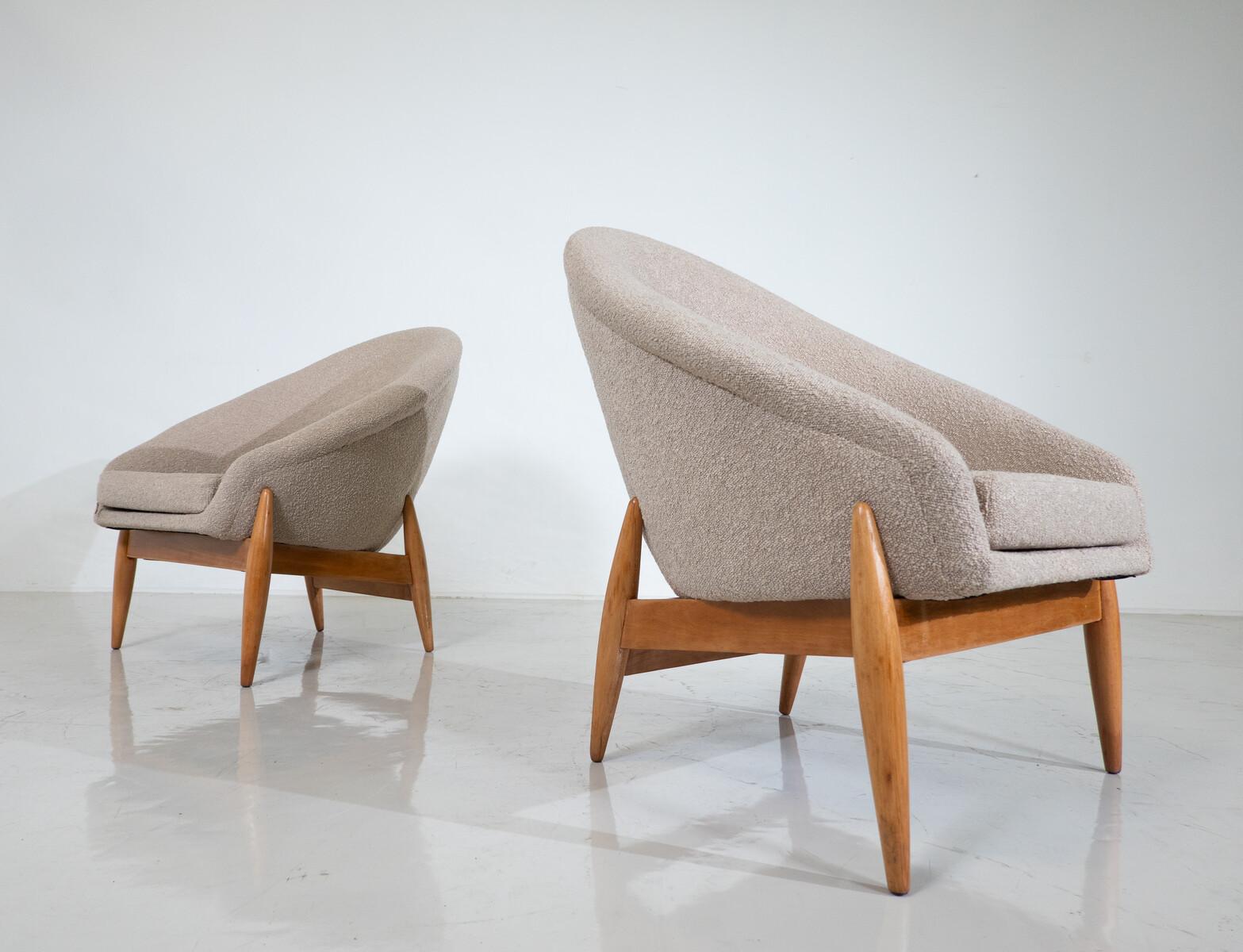 Pair of Mid-Century Modern Beige Fabric Armchairs by Julia Gaubek - Hungary 1950 For Sale 4