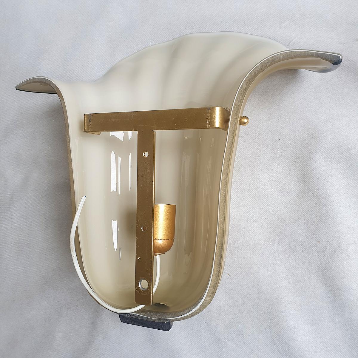 Pair of Mid-Century Modern Beige Murano Glass Sconces, Seguso Style, Italy 1970s 5