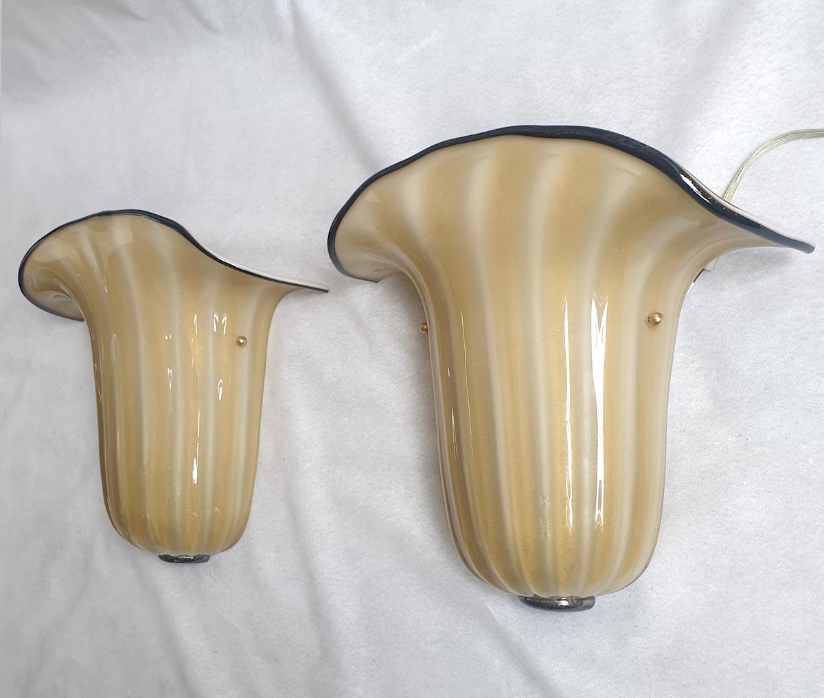 Hand-Crafted Pair of Mid-Century Modern Beige Murano Glass Sconces, Seguso Style, Italy 1970s