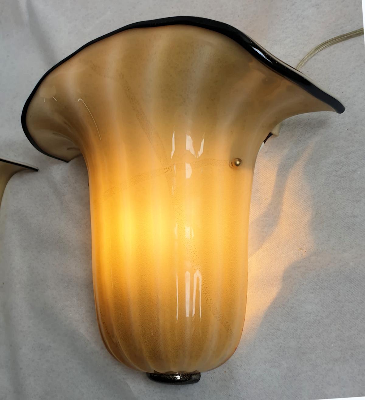 Late 20th Century Pair of Mid-Century Modern Beige Murano Glass Sconces, Seguso Style, Italy 1970s