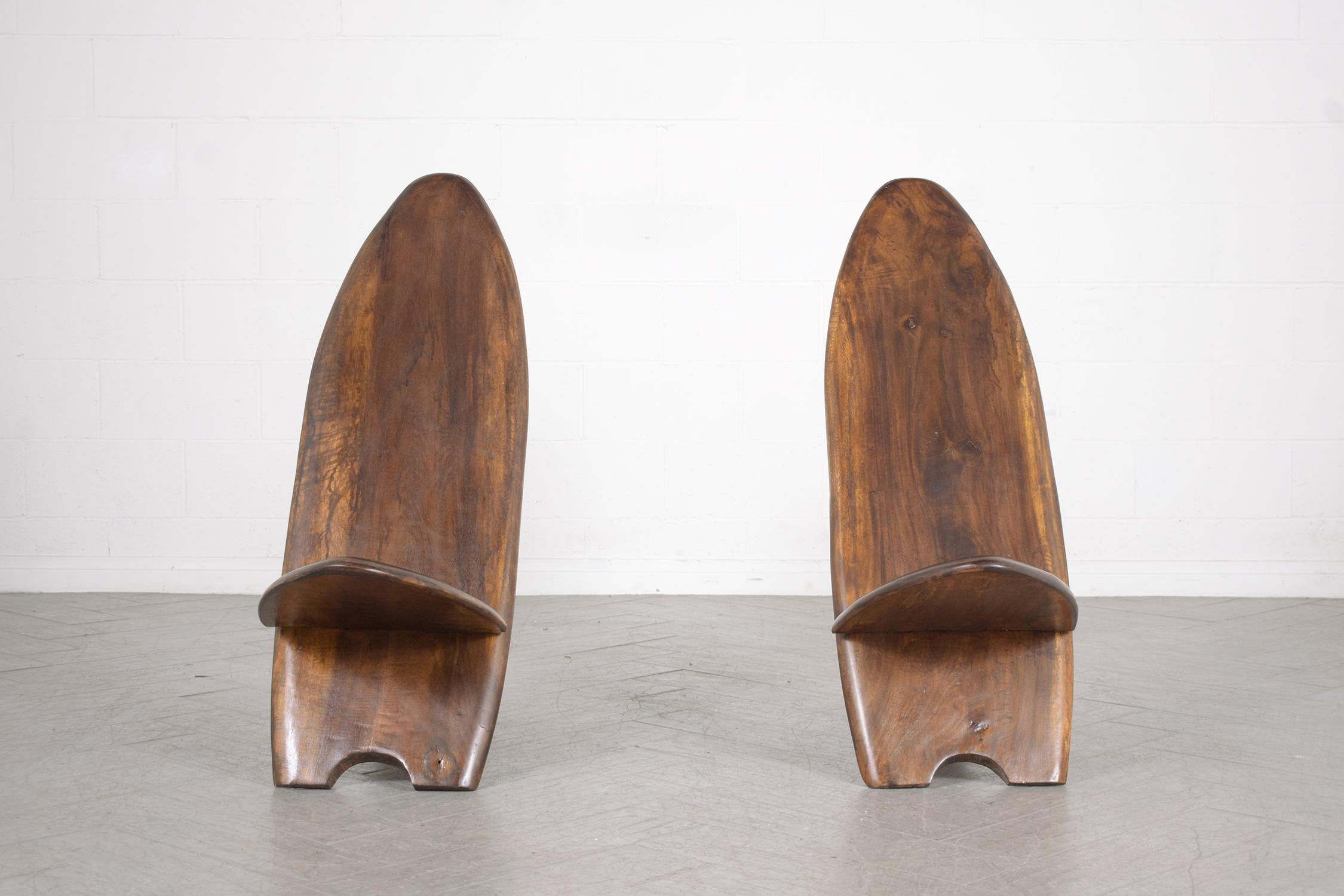 Organic Modern Lounge Chairs: Timeless Handwerkskunst restauriert im Angebot 5