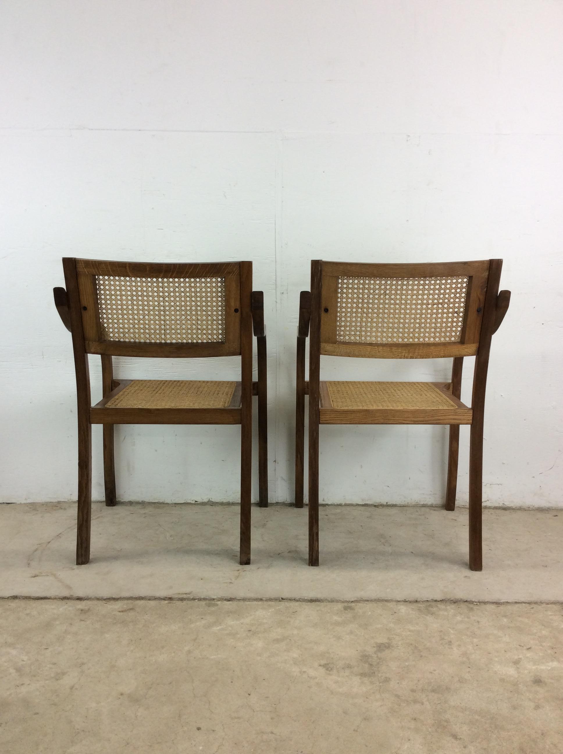 Paire de chaises en bois courbé modernes du milieu du siècle avec assise et dossier cannés en vente 5