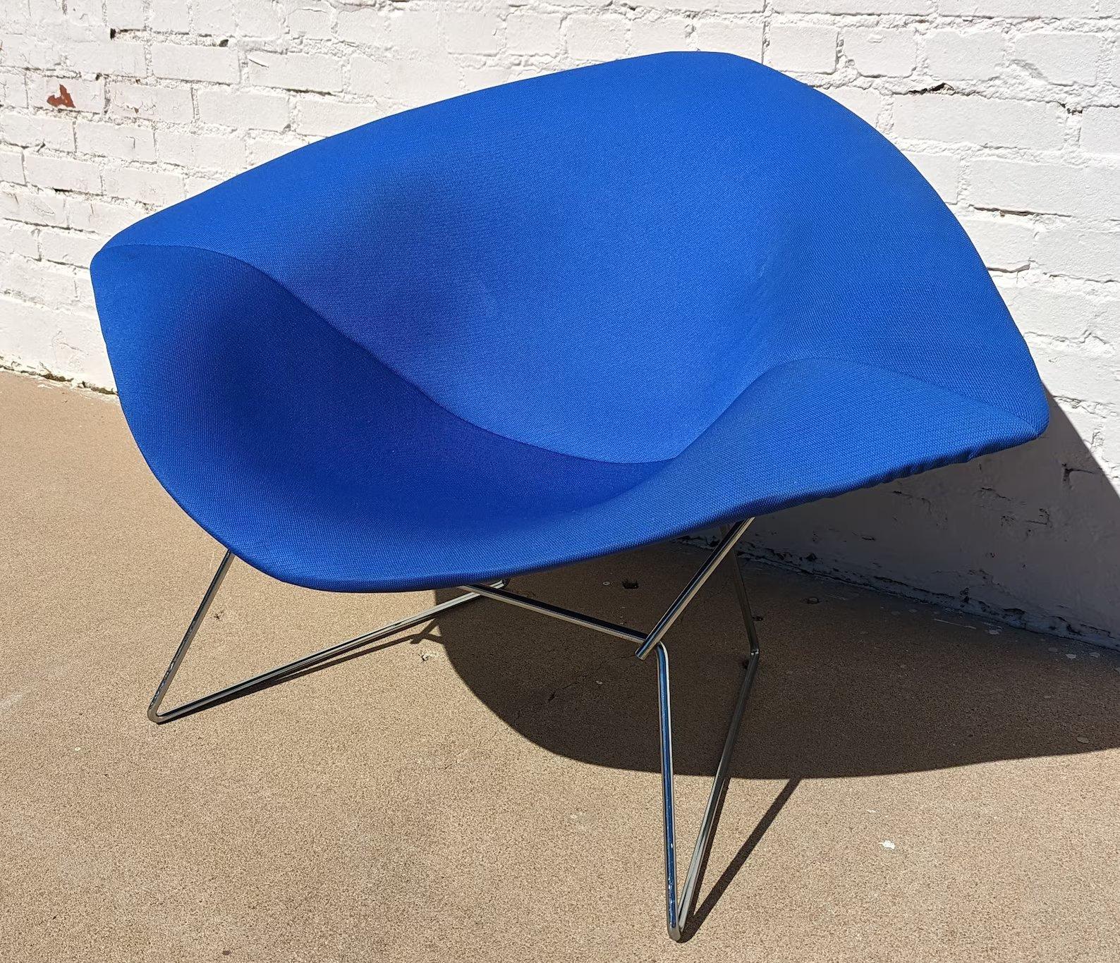 Mid-Century Modern Pair of Mid Century Modern Bertoia Large Diamond Chairs For Sale