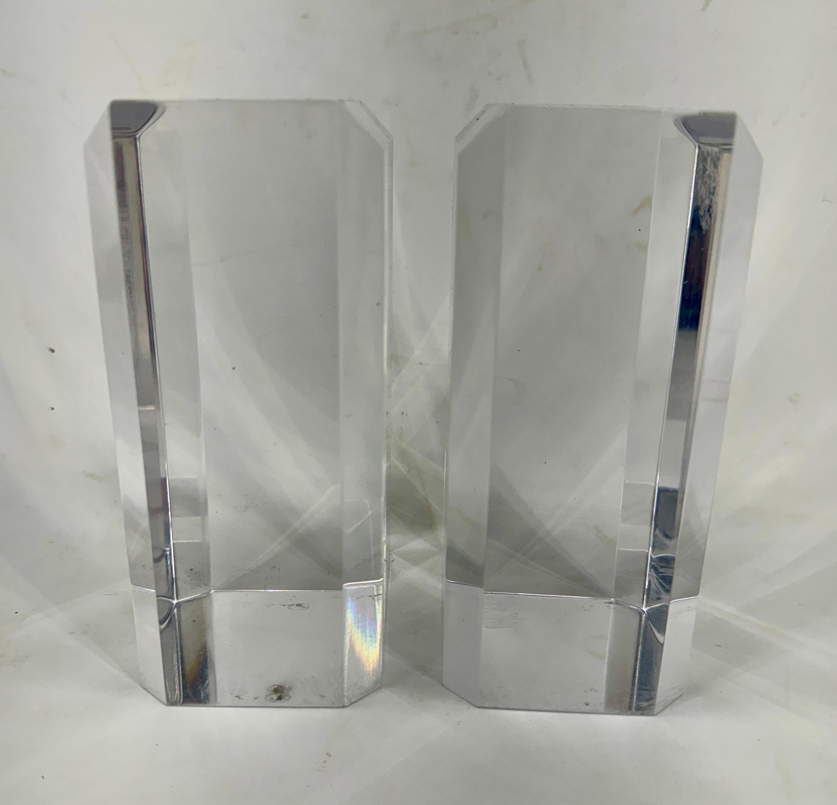 Hand-Crafted Pair of Mid-Century Modern Beveled Lucite Bookends For Sale
