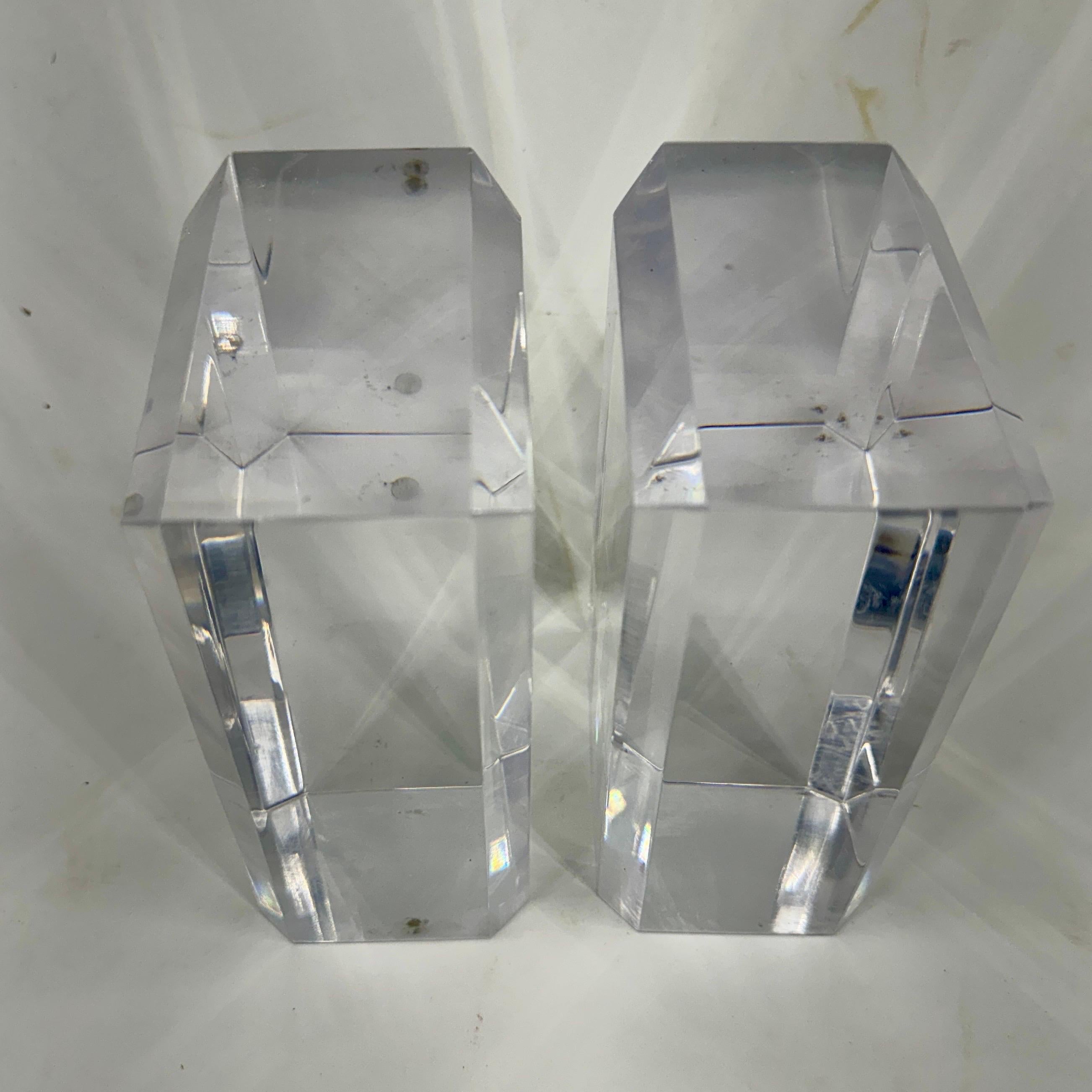 Pair of Mid-Century Modern Beveled Lucite Bookends In Good Condition For Sale In Haddonfield, NJ