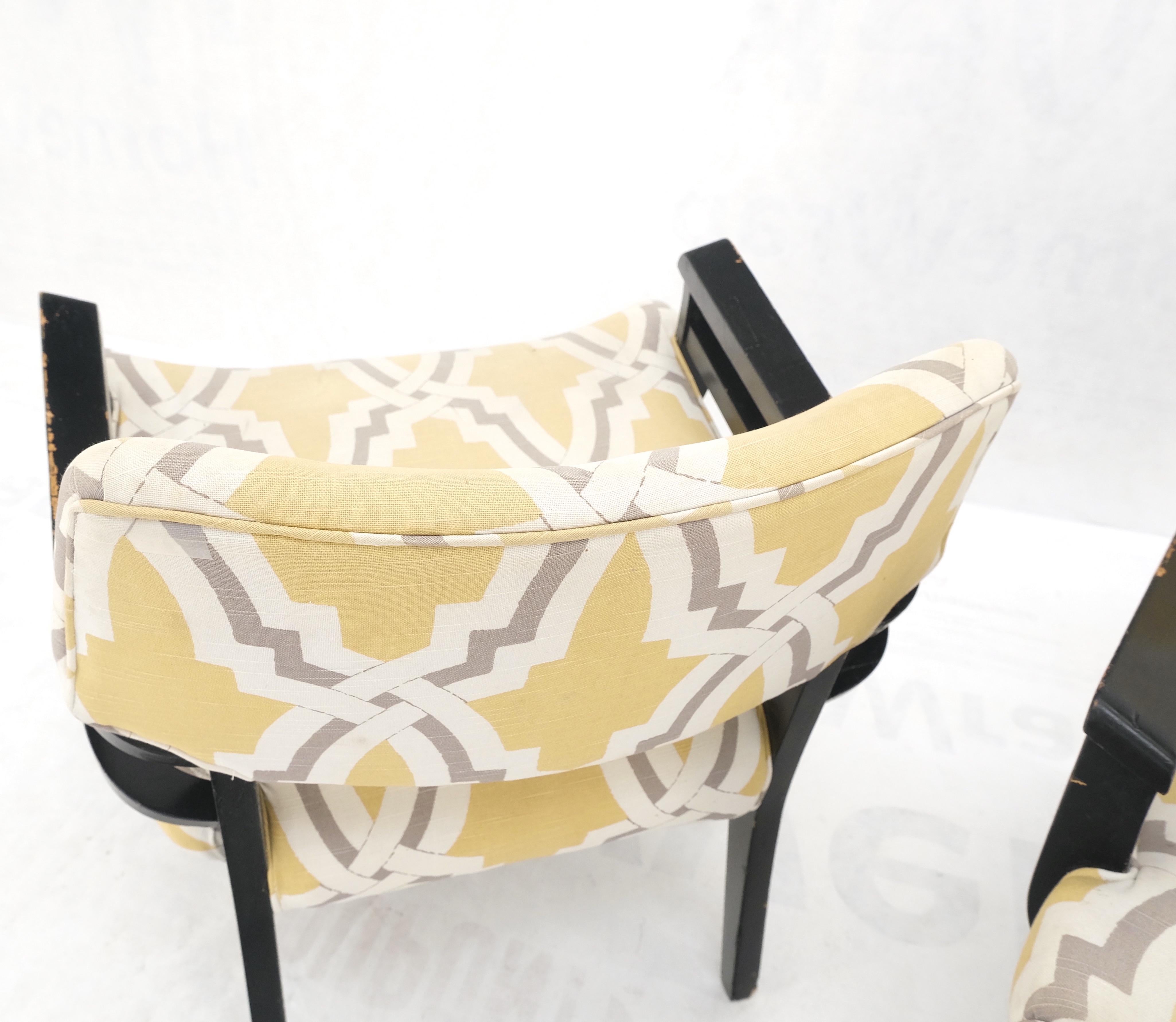 Paar Mid Century Modern Schwarz Lack Abstrakt Stoff Lounge Stühle AS IS (Polster) im Angebot