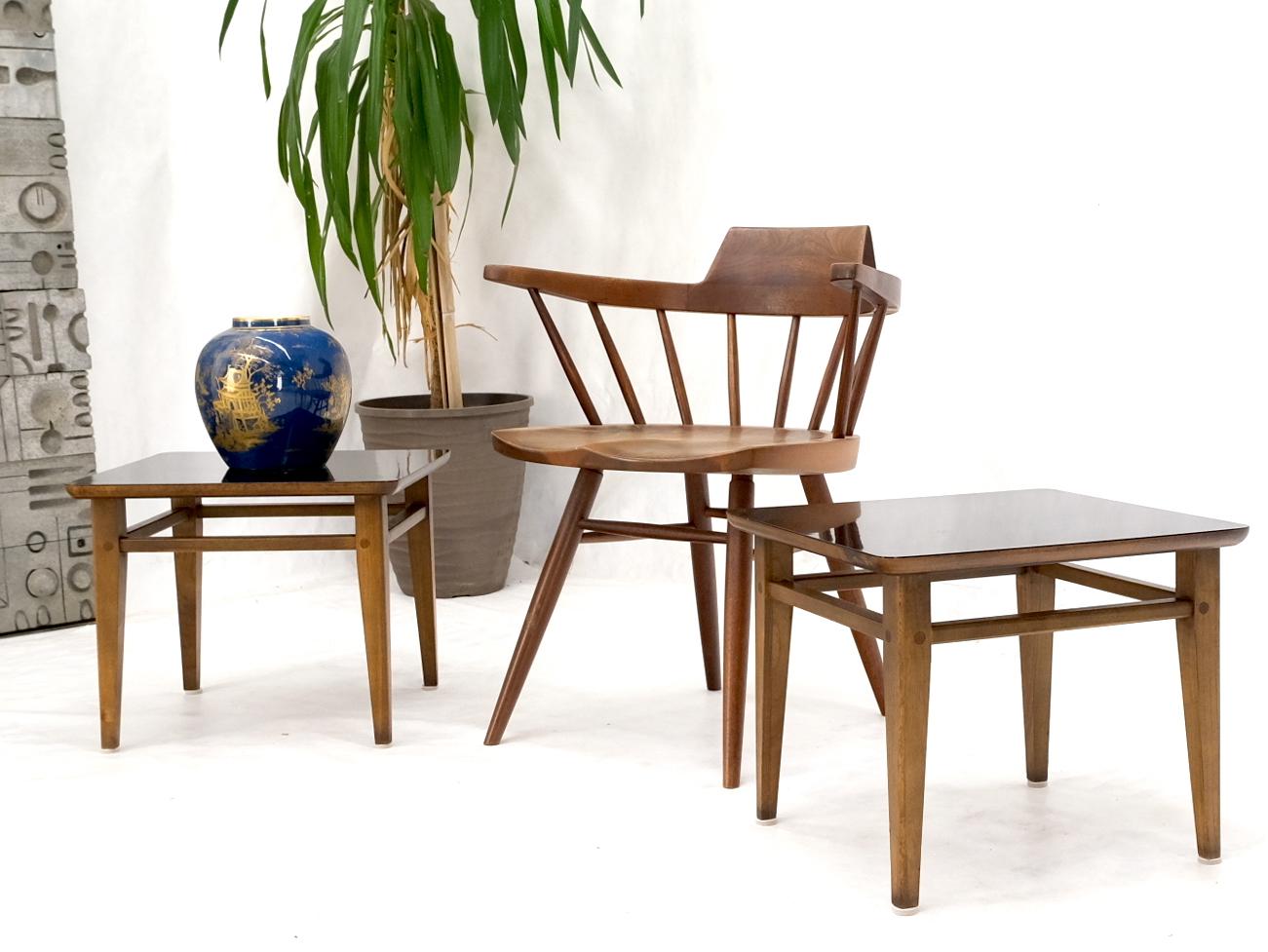 Pair of Mid-Century Modern Black Laminate Top Walnut End Tables Stands In Good Condition For Sale In Rockaway, NJ