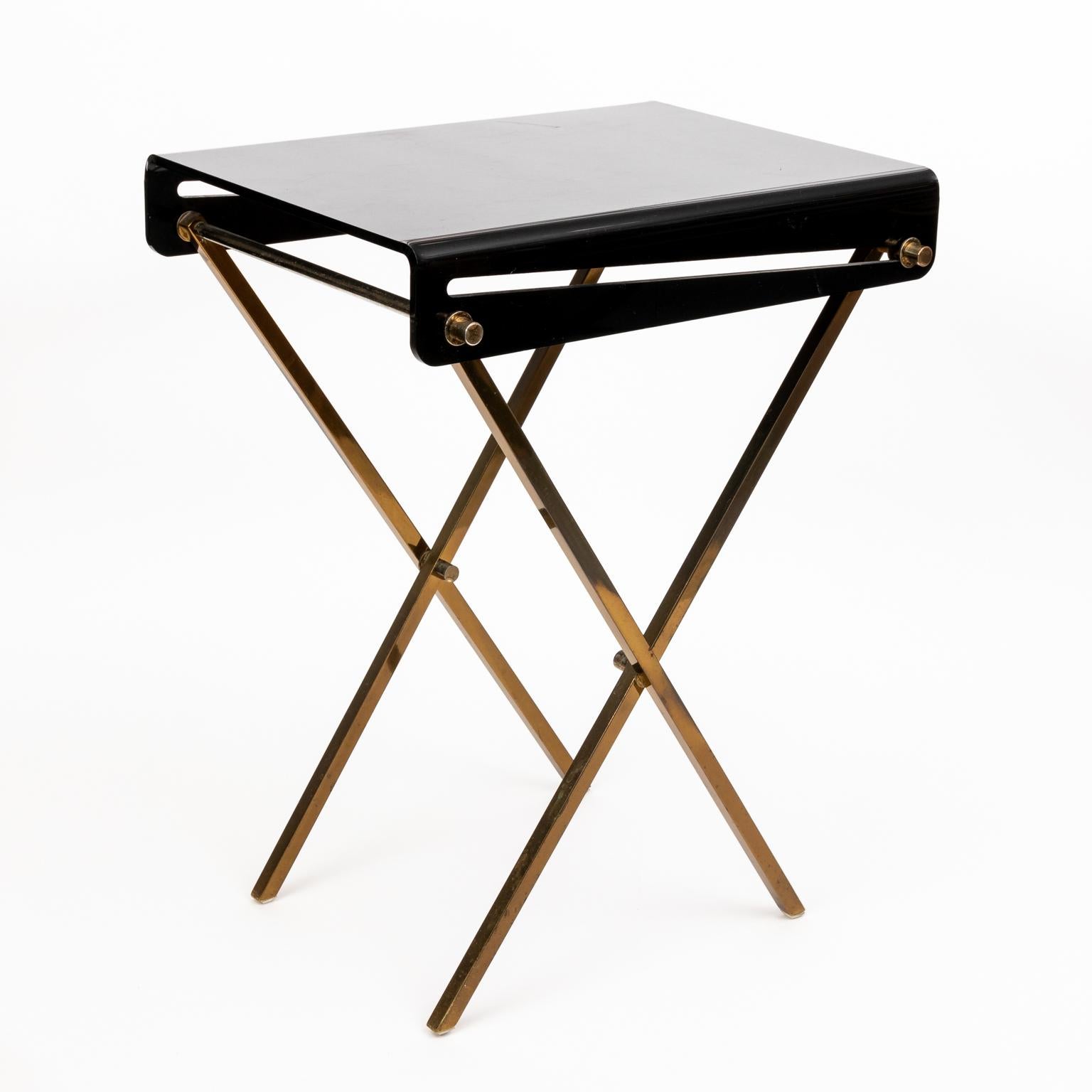 Pair of Mid-Century Modern Black Lucite and Brass Tray Tables For Sale 3