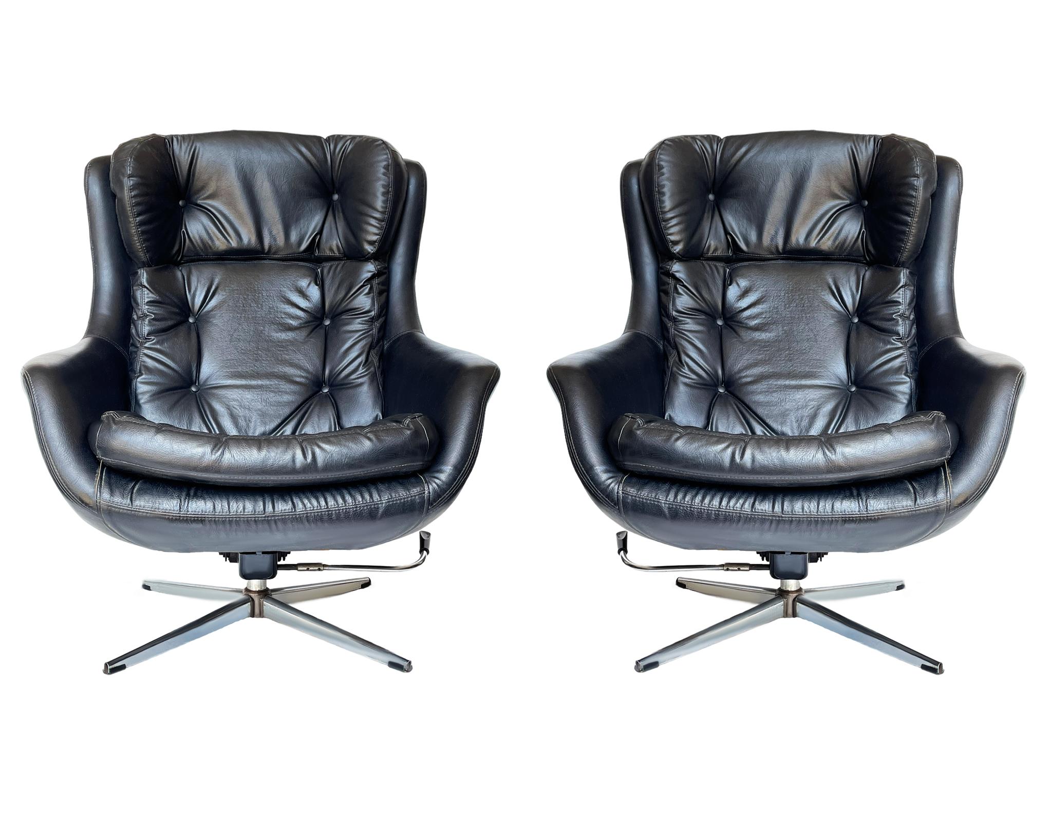 Mid-Century Modern Pair of Mid Century Modern Black Swivel Lounge Chairs by Overman Sweden  For Sale