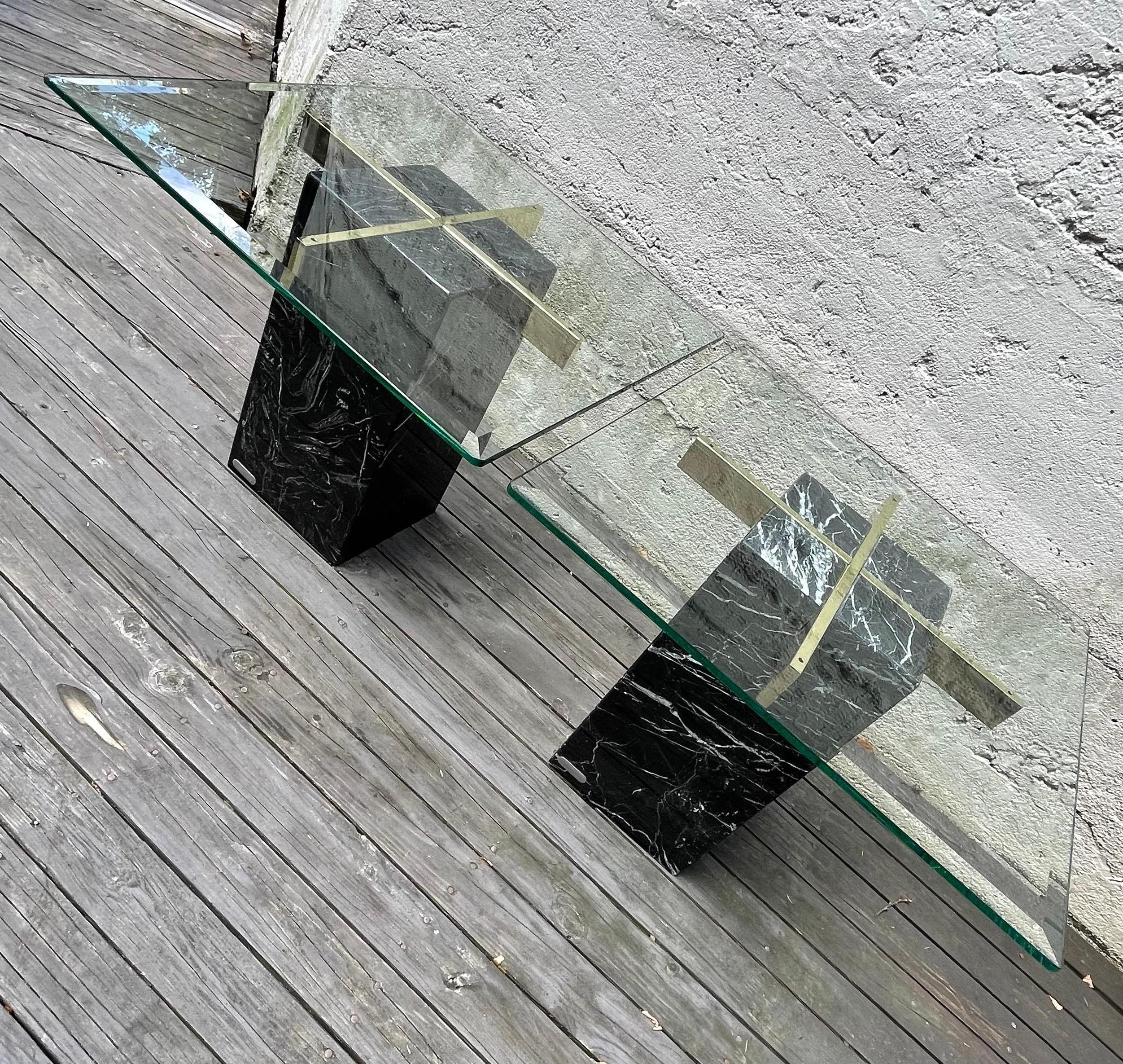 Pair of Mid Century Modern Black Marble Base Side Tables by Artedi, Italy For Sale 1