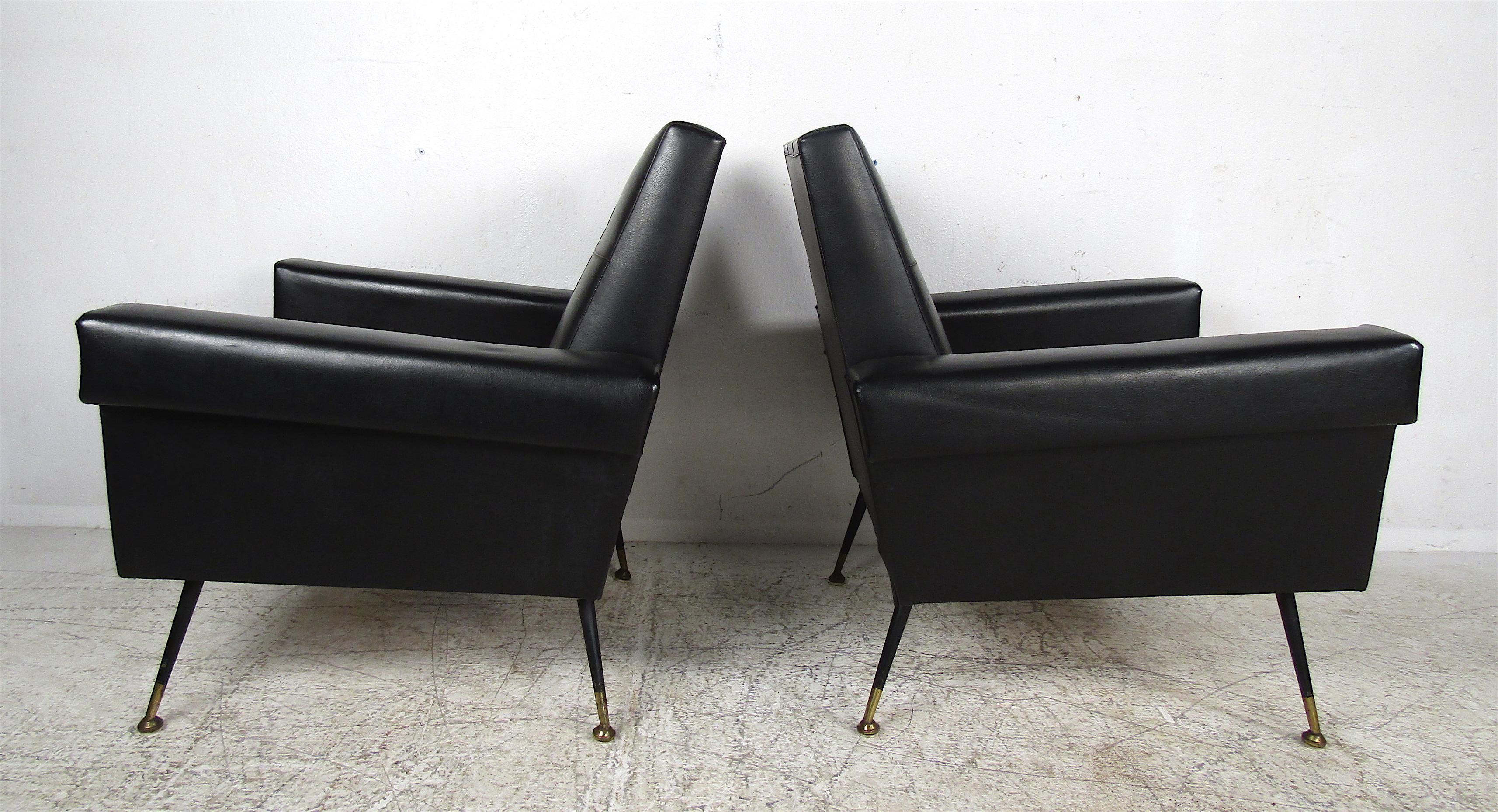 Mid-20th Century Pair of Mid-Century Modern Black Vinyl Lounge Chairs