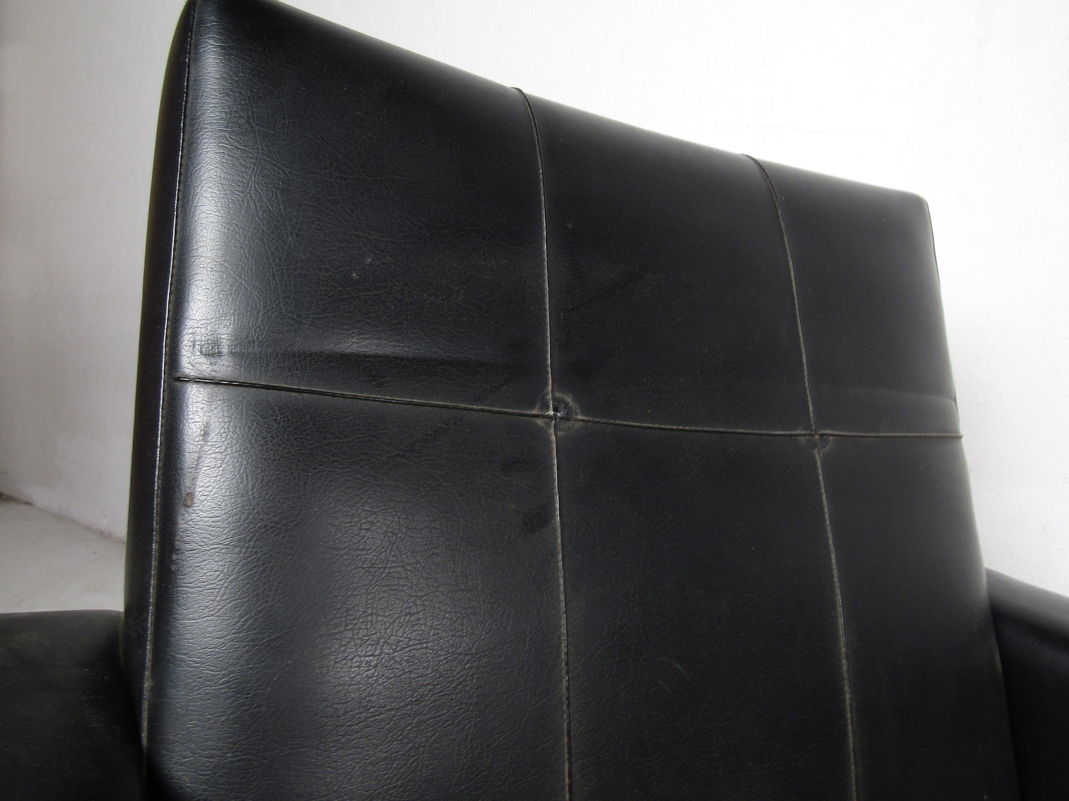 Pair of Mid-Century Modern Black Vinyl Lounge Chairs 4