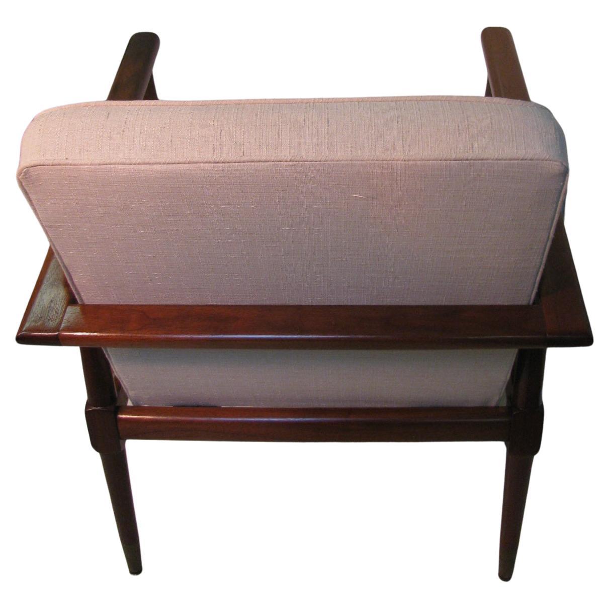 Milieu du XXe siècle Paire de meubles modernes du milieu du siècle en noyer noir  Fauteuils de salon, 1957 en vente