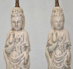 Paar Moderne Blanc de Chine Crackle Glasur Asiatische Tischlampen aus der Mitte des Jahrhunderts