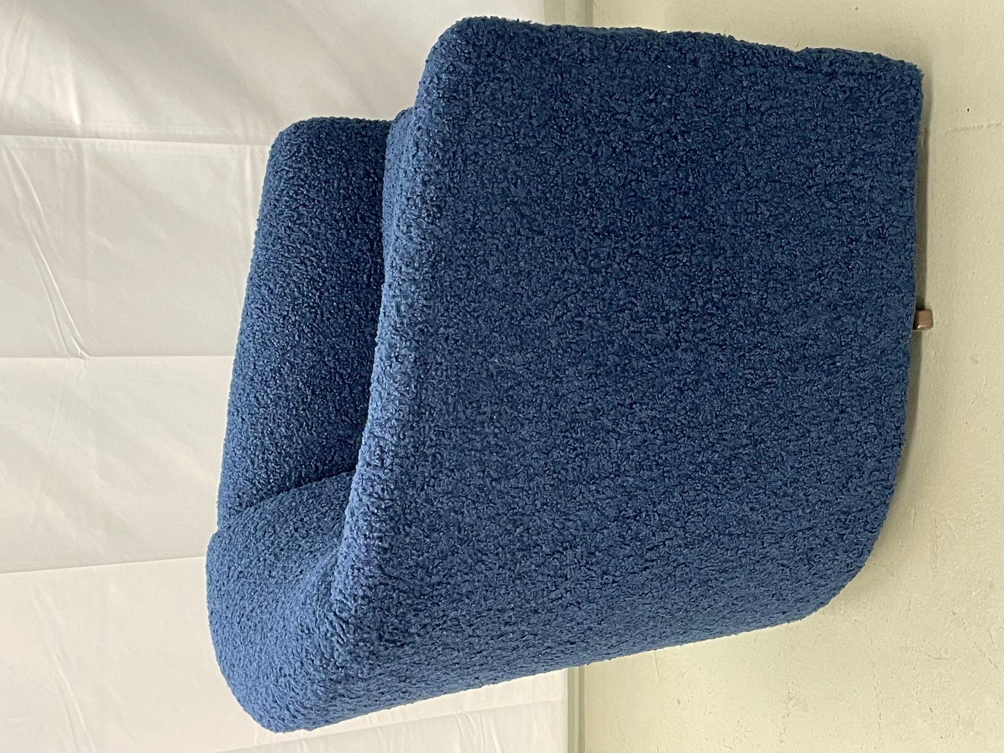 Pair of Mid-Century Modern Blue Boucle Swivel / Barrel Chairs, Edward Ferrell In Good Condition In Stamford, CT