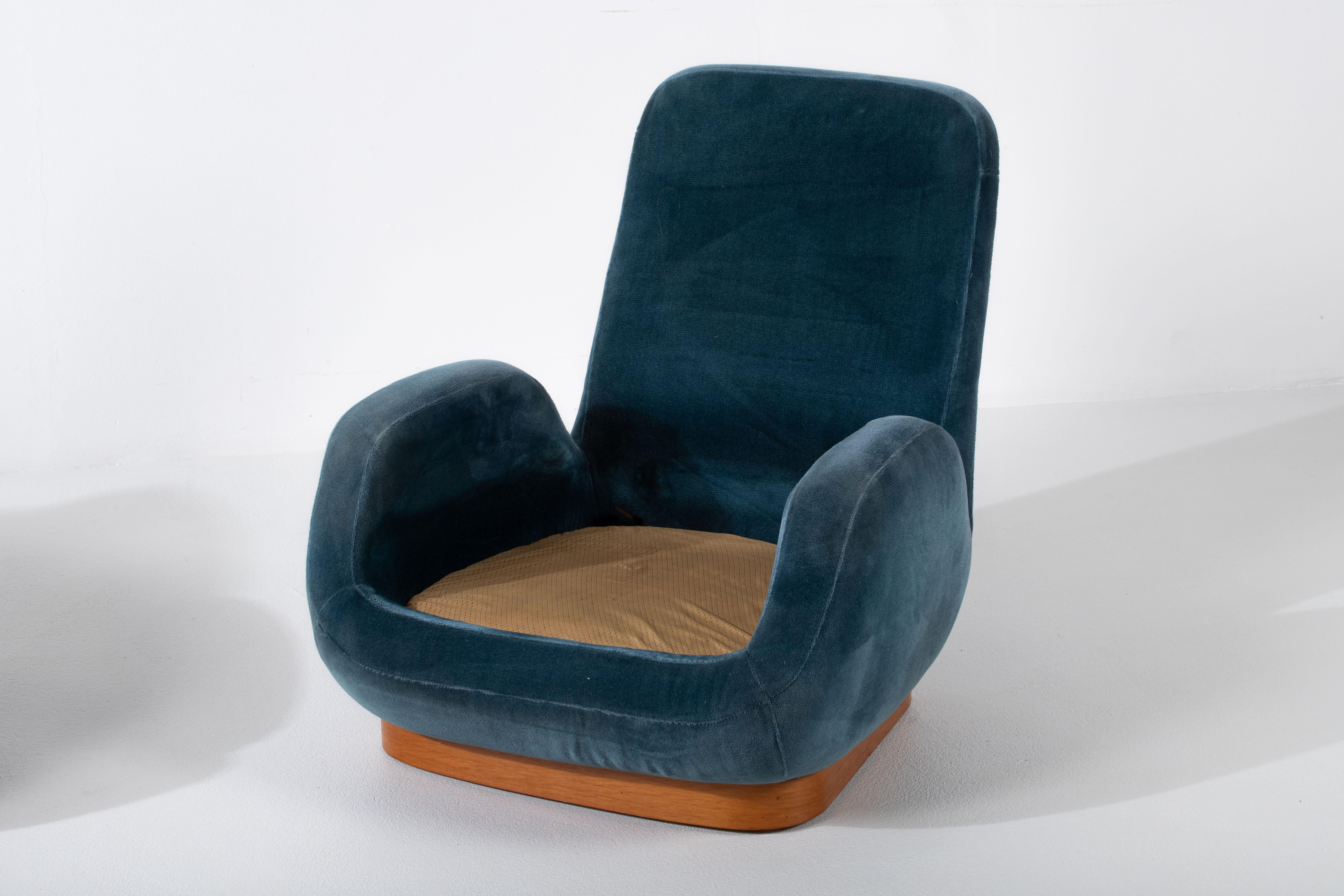 Pair of Mid-Century Modern Blue Velvet Armchairs For Sale 10