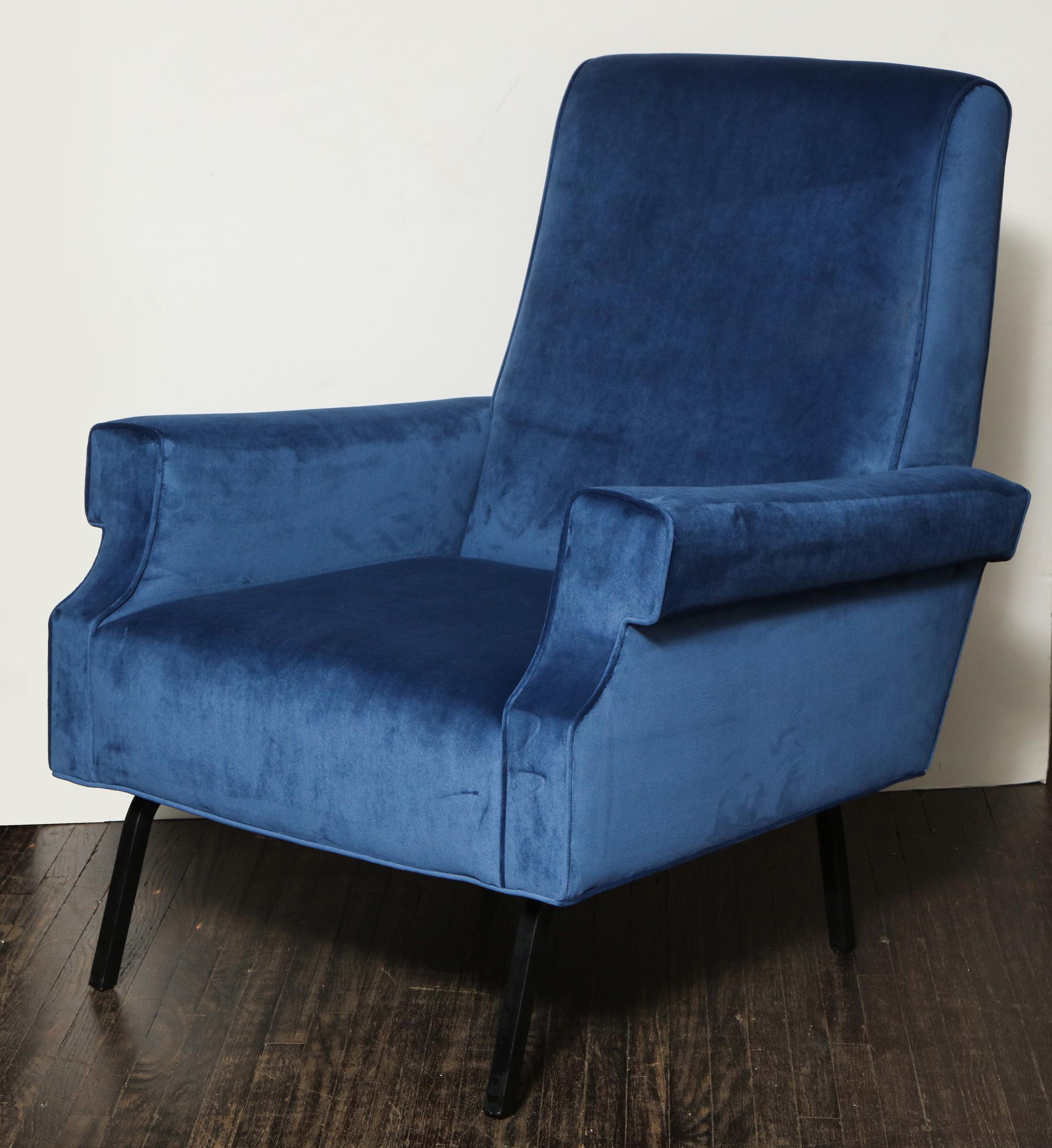 20th Century Pair of Mid-Century Modern Blue Velvet Chairs with Black Iron Legs