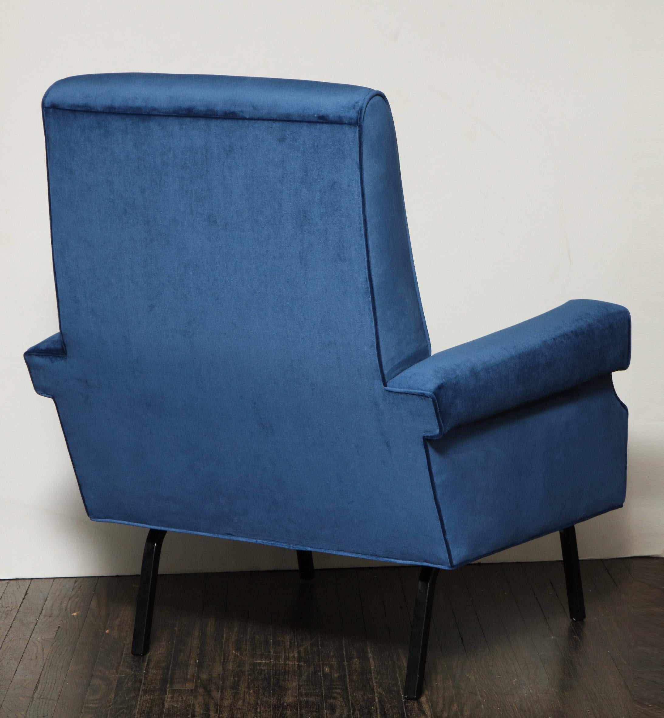 Pair of Mid-Century Modern Blue Velvet Chairs with Black Iron Legs 1