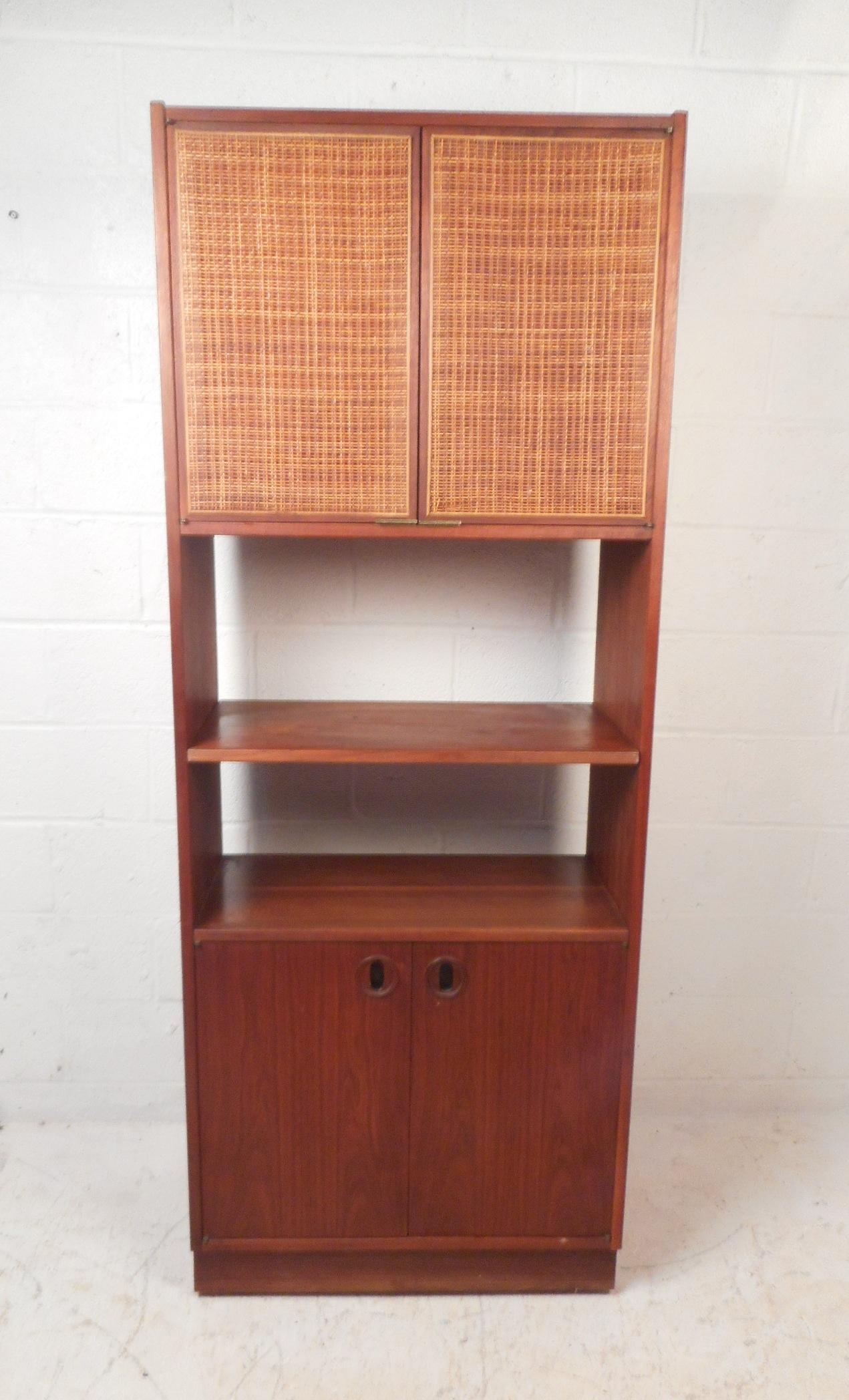 Pair of Mid-Century Modern Bookcases or Shelves 1