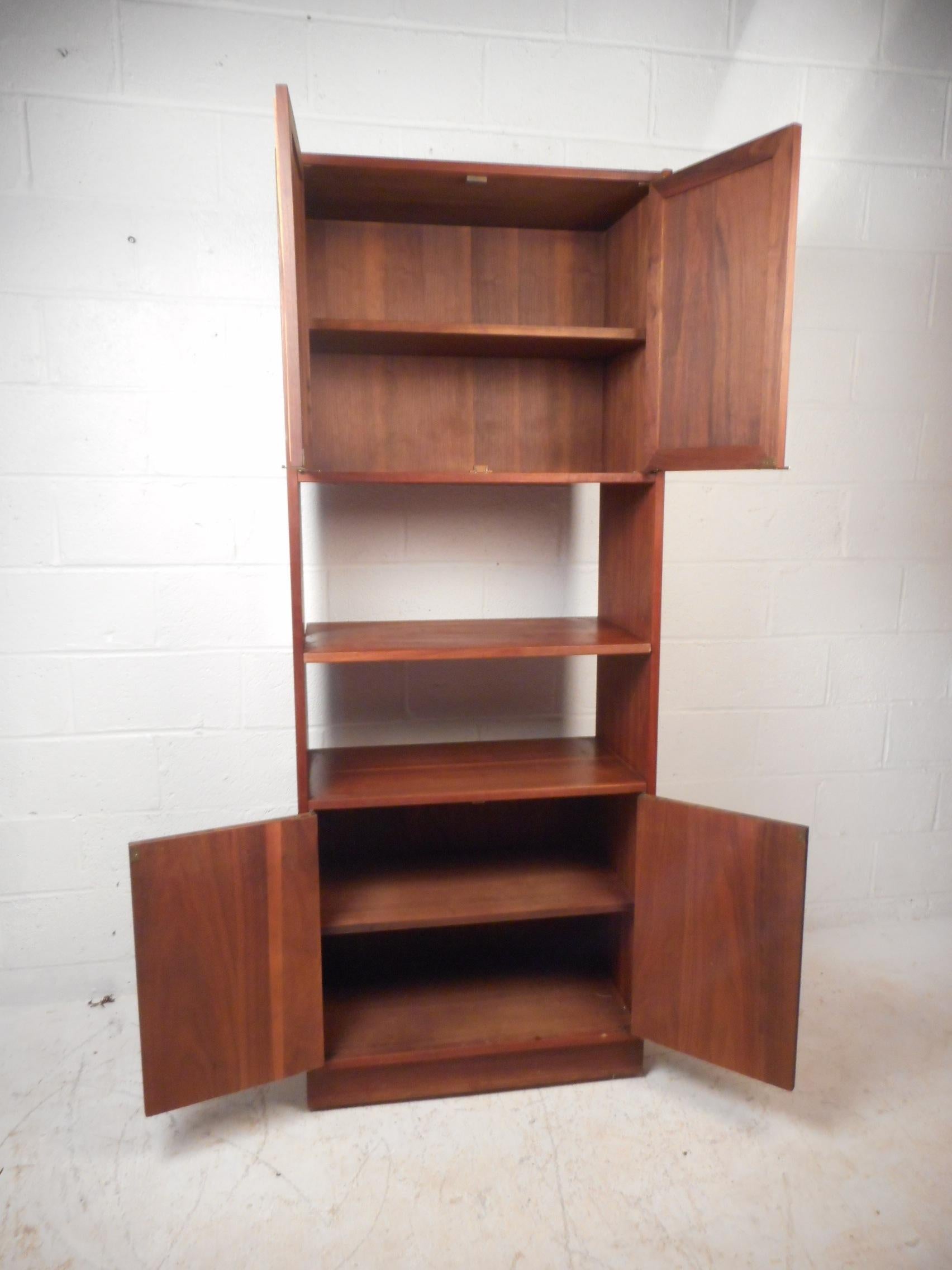 Pair of Mid-Century Modern Bookcases or Shelves 3