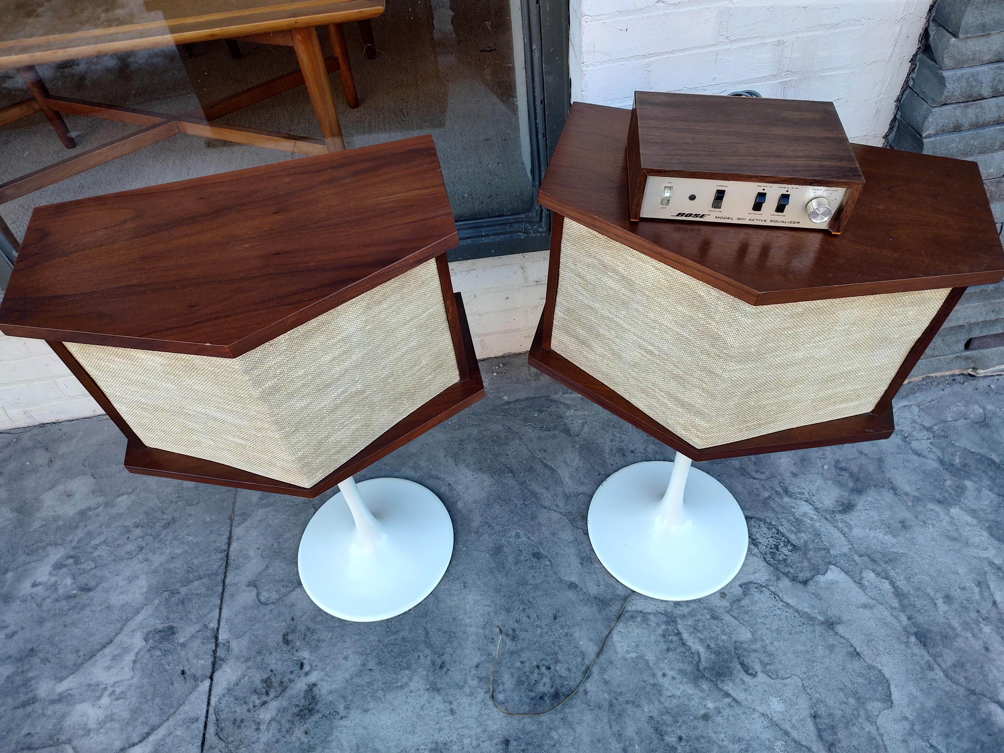 Fabulous pair of Bose 901 speakers on Saarinen Tulip Bases in white enamel. In excellent vintage condition with minimal wear. Has the equalizer too. We have parcel posted these in the past.