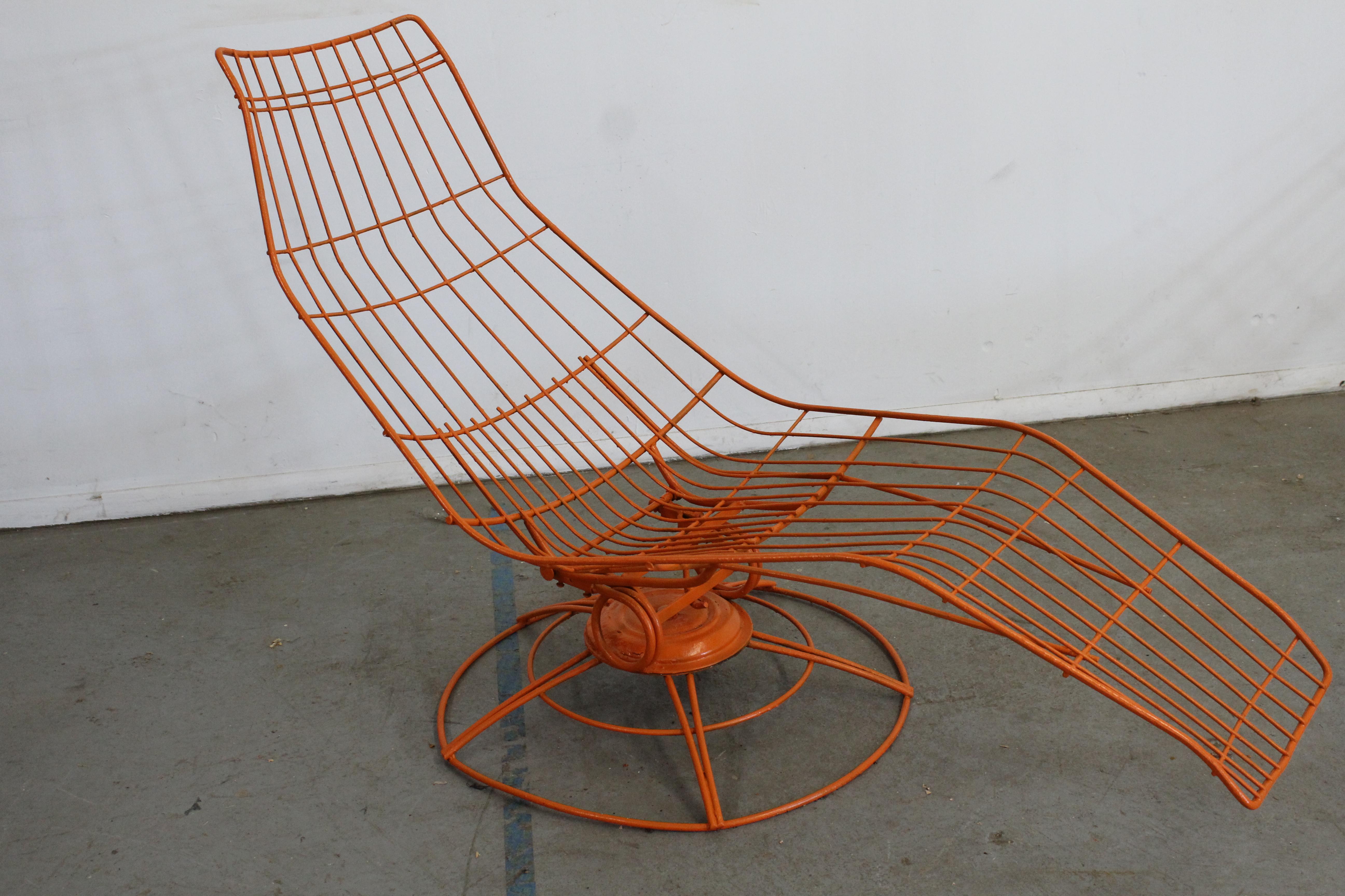 Mid-20th Century Pair of Mid-Century Modern Bottemiller Atomic Orange Siesta Chaise Lounge Chairs