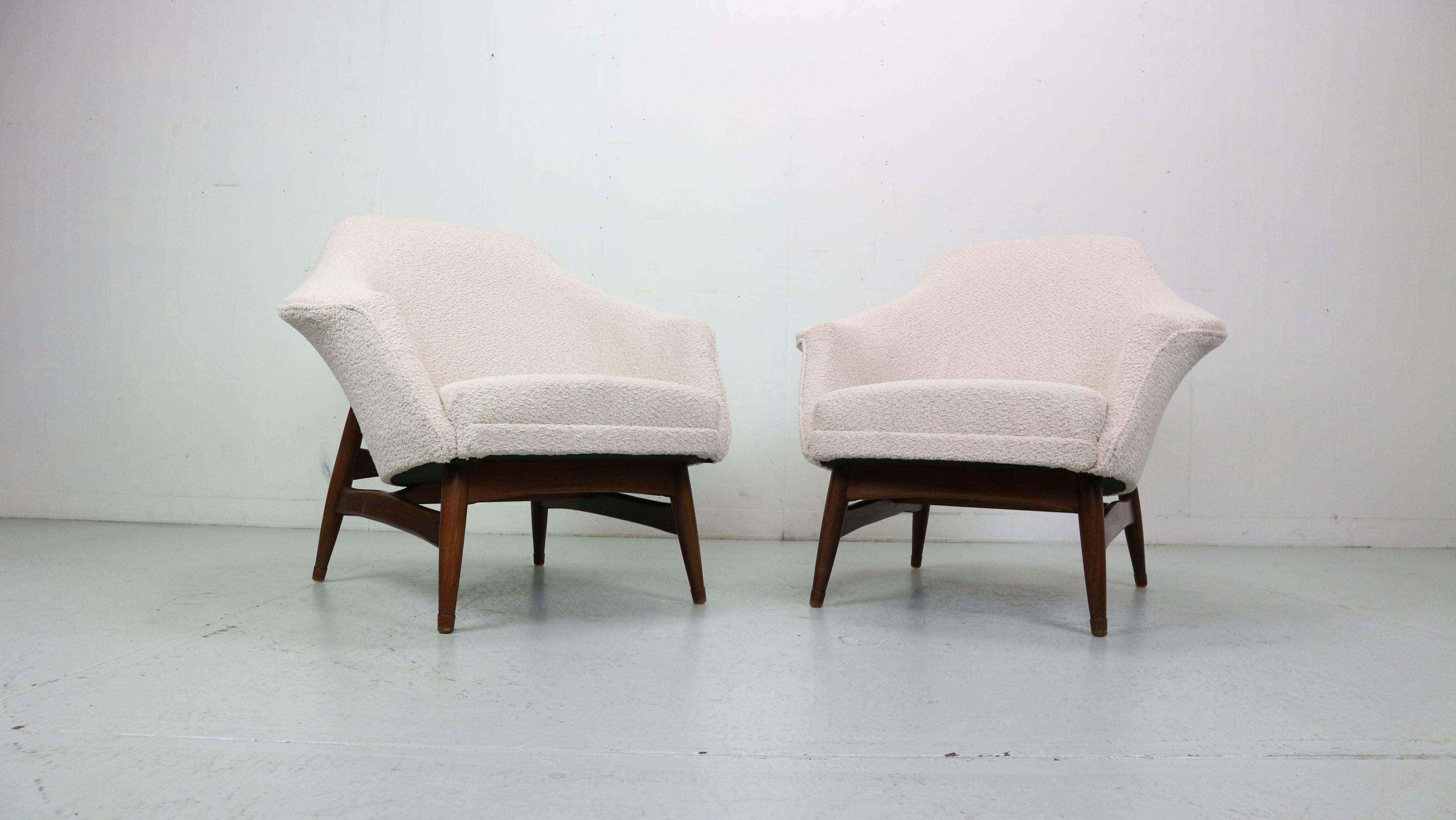 Polish Pair of Mid-Century Modern Boucle Fabric Armchairs by Julia Gaubek -  1950's For Sale