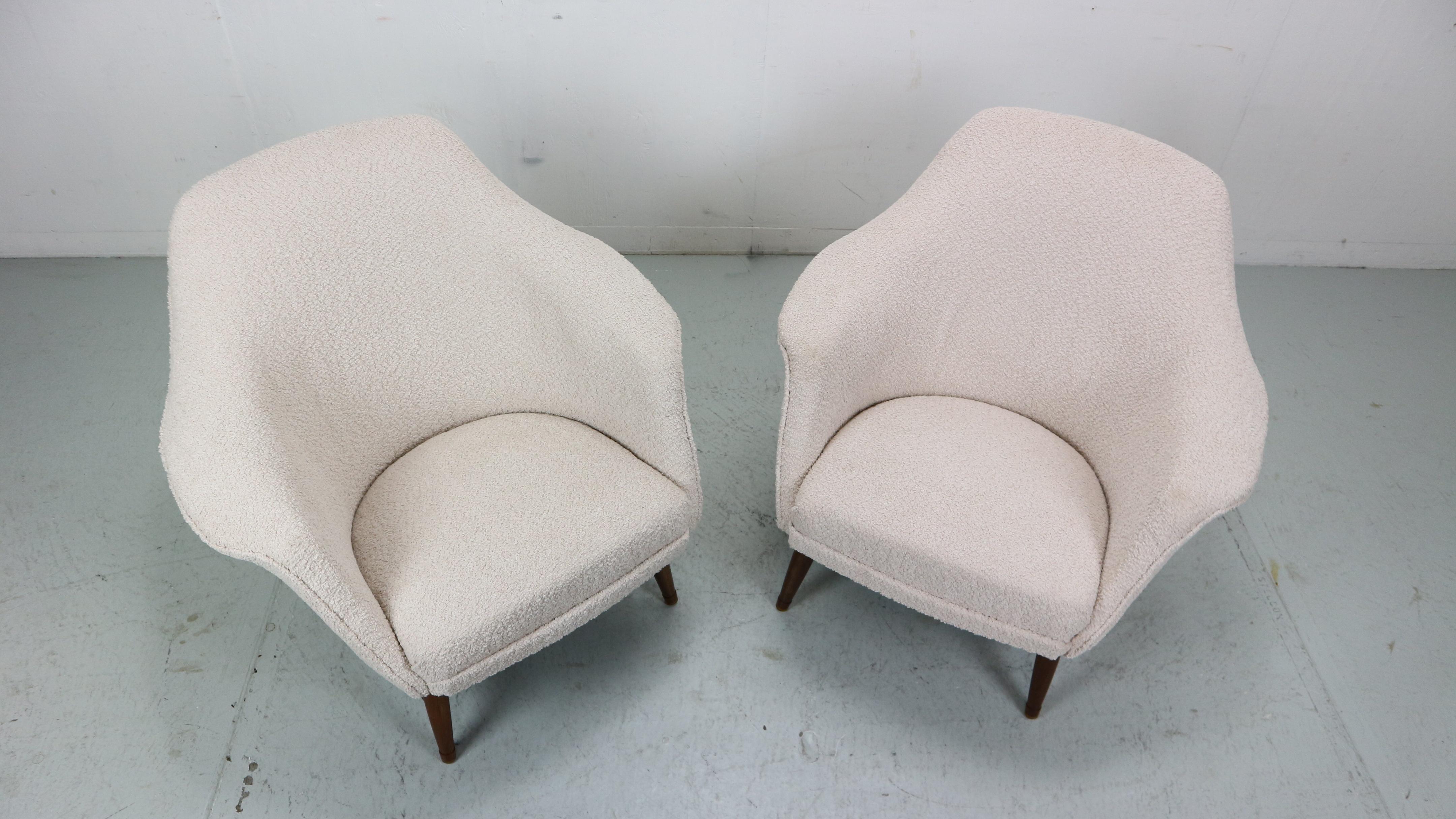 Bouclé Pair of Mid-Century Modern Boucle Fabric Armchairs by Julia Gaubek -  1950's For Sale