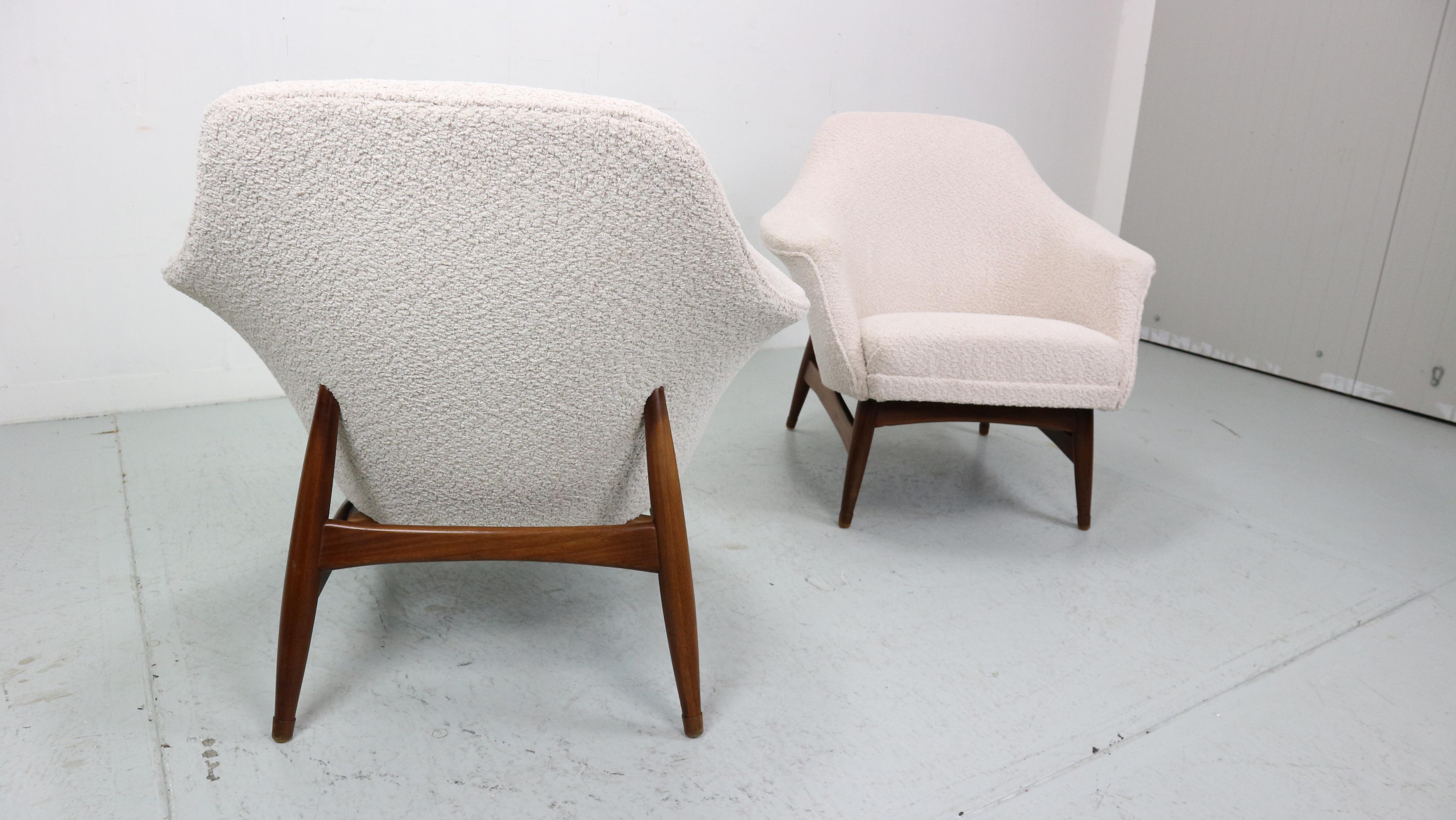 Pair of Mid-Century Modern Boucle Fabric Armchairs by Julia Gaubek -  1950's For Sale 1