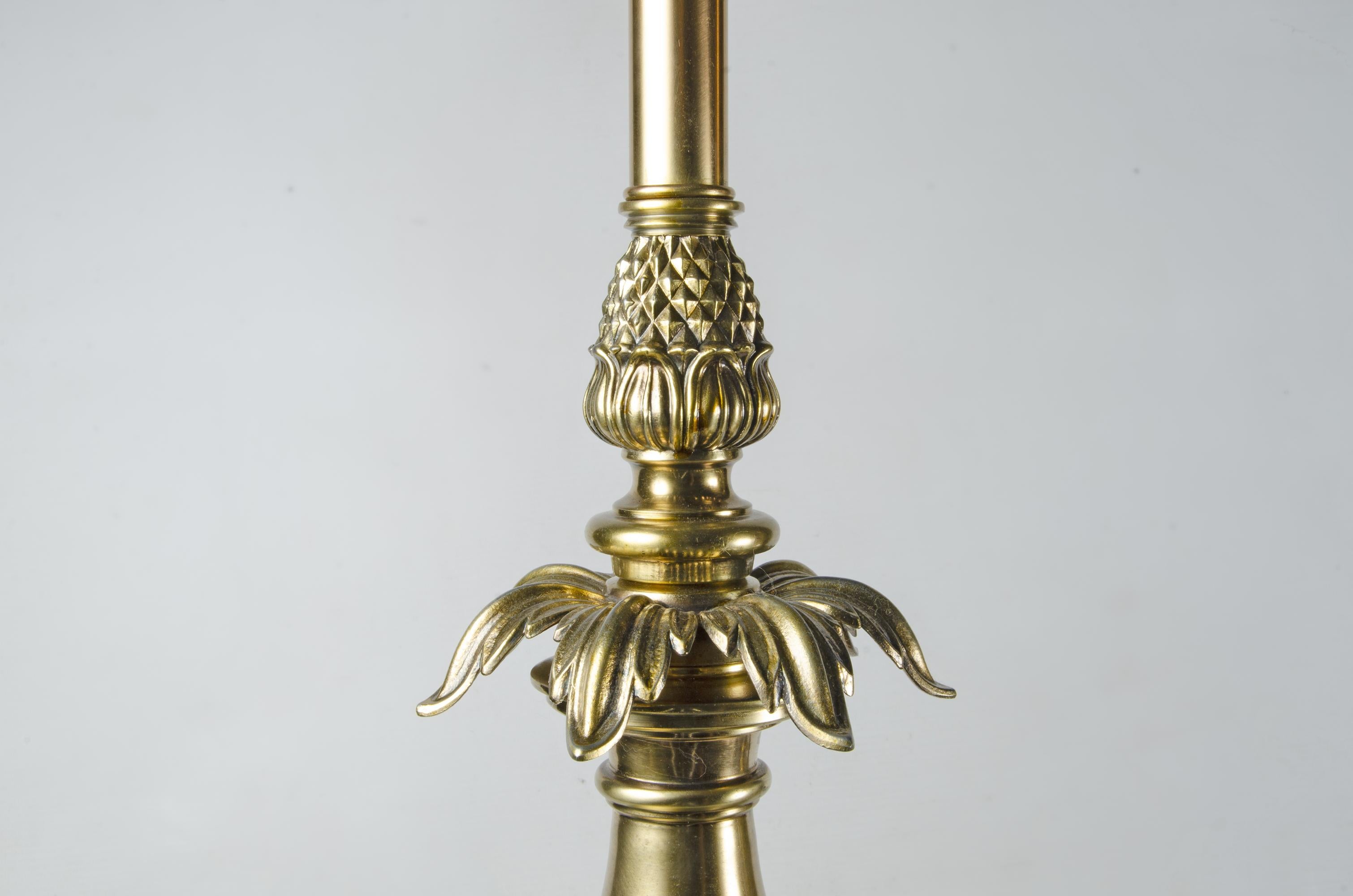 Mid-20th Century Pair of Mid-Century Modern Brass and Glass Table Lamps by Stiffel, United States For Sale