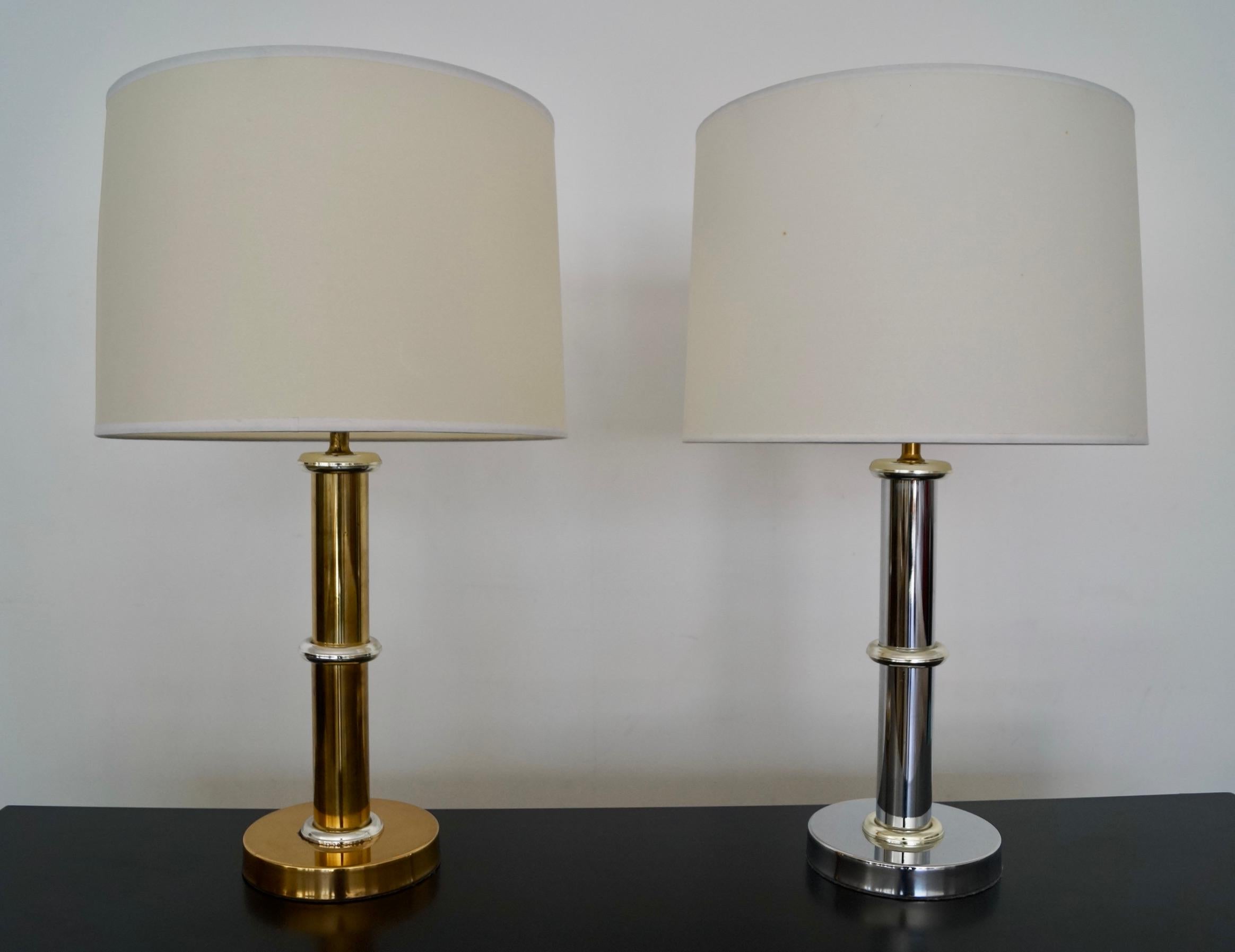 Paire de lampes de table en laiton et chrome de style mi-siècle moderne Bon état - En vente à Burbank, CA