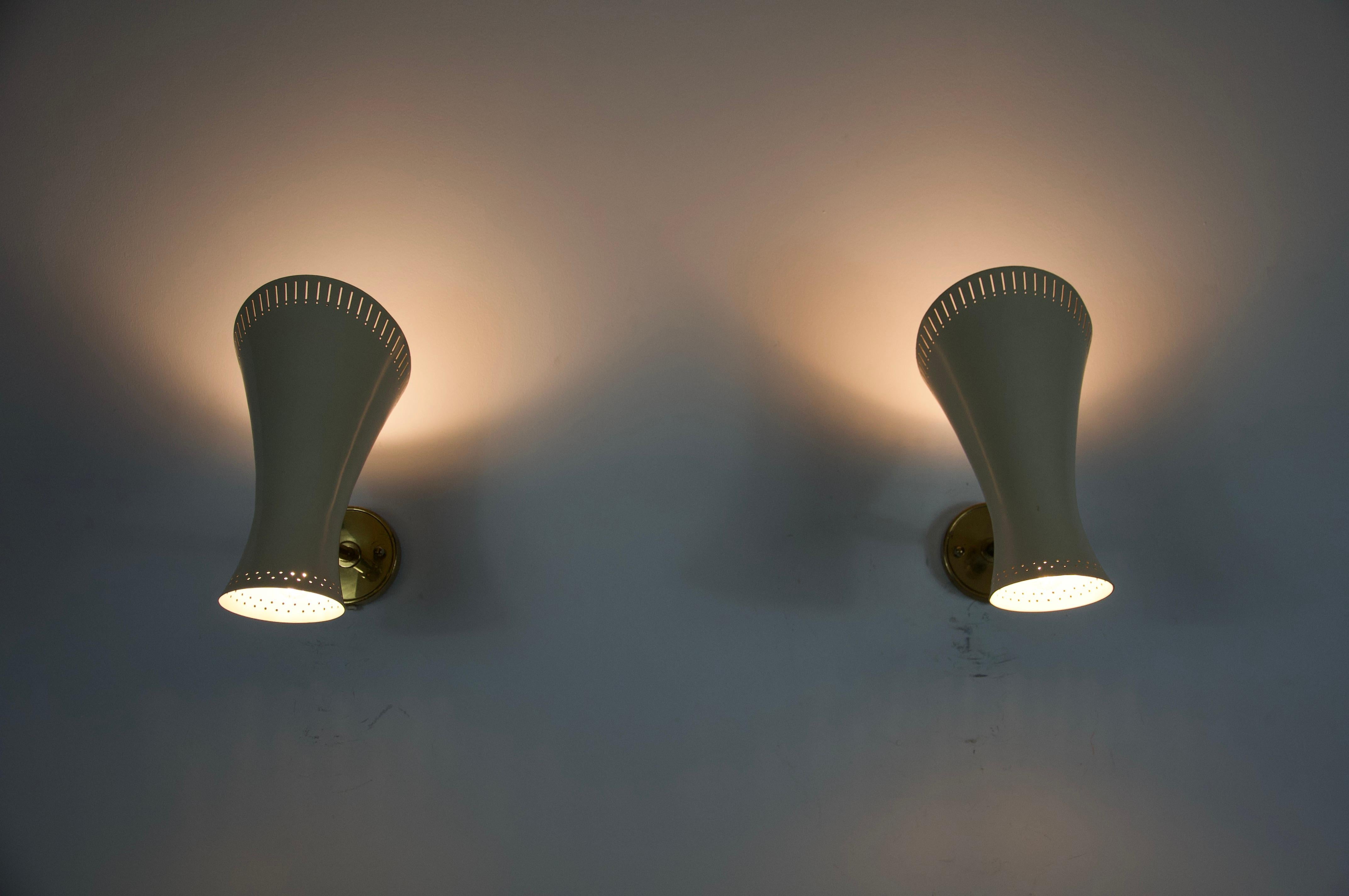 Tedesco Coppia di lampade da parete Diabolo in ottone della modernità di metà secolo, Germania, anni '50 in vendita