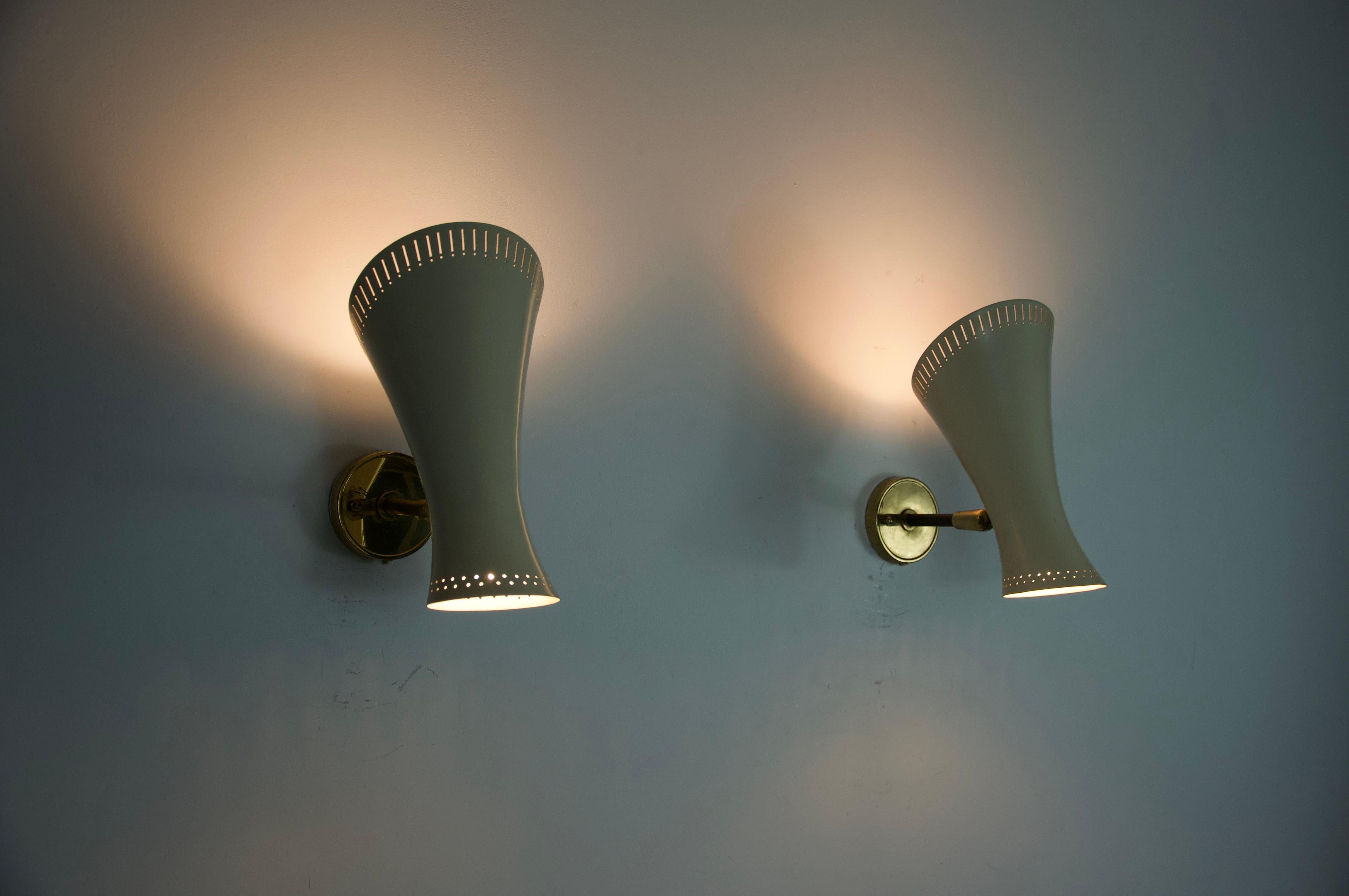 Coppia di lampade da parete Diabolo in ottone della modernità di metà secolo, Germania, anni '50 In condizioni buone in vendita a Hagenbach, DE