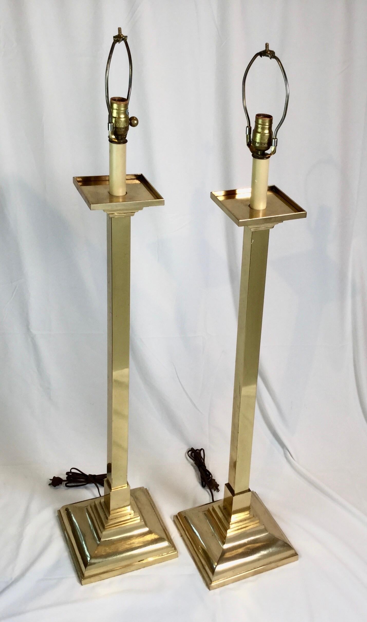 Pair of Mid-Century Modern Brass Tall Lamps In Good Condition In Lambertville, NJ