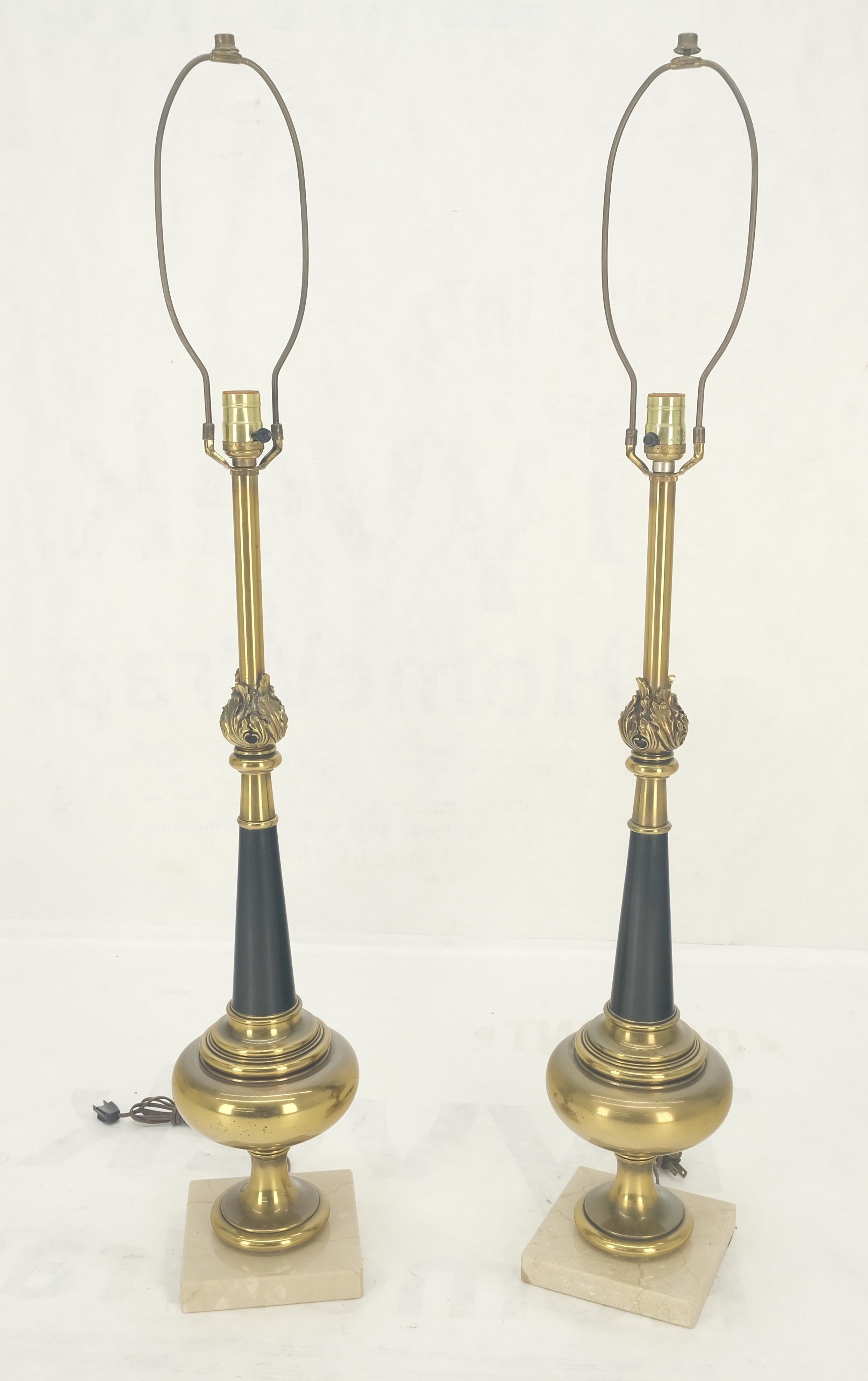North American Pair of Mid Century Modern Brass Vase Shape  Table Lamps Stiffel MINT! For Sale